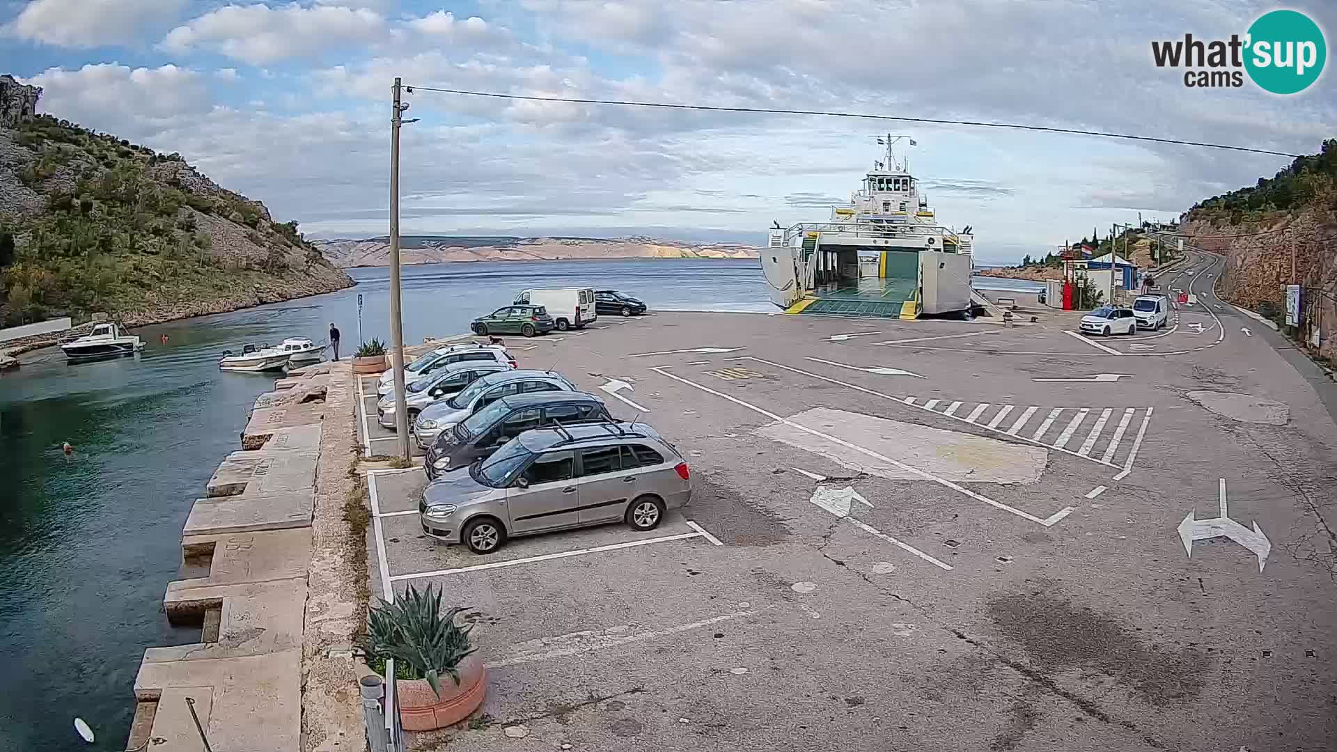 Web kamera trajektna luka Prizna – prema otoku Pag