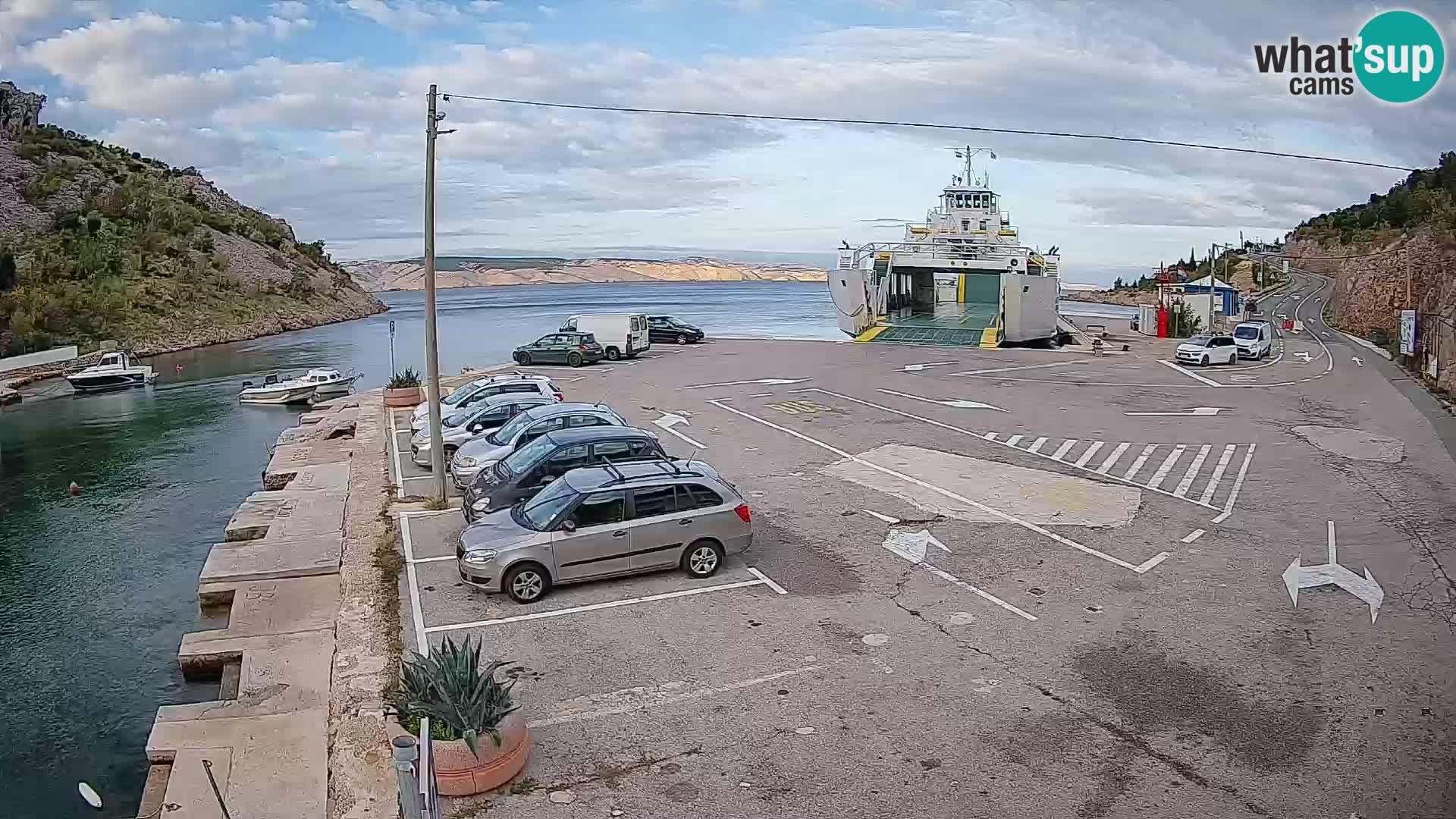 Webcam del puerto de ferris de Prizna – hacia la isla de Pag