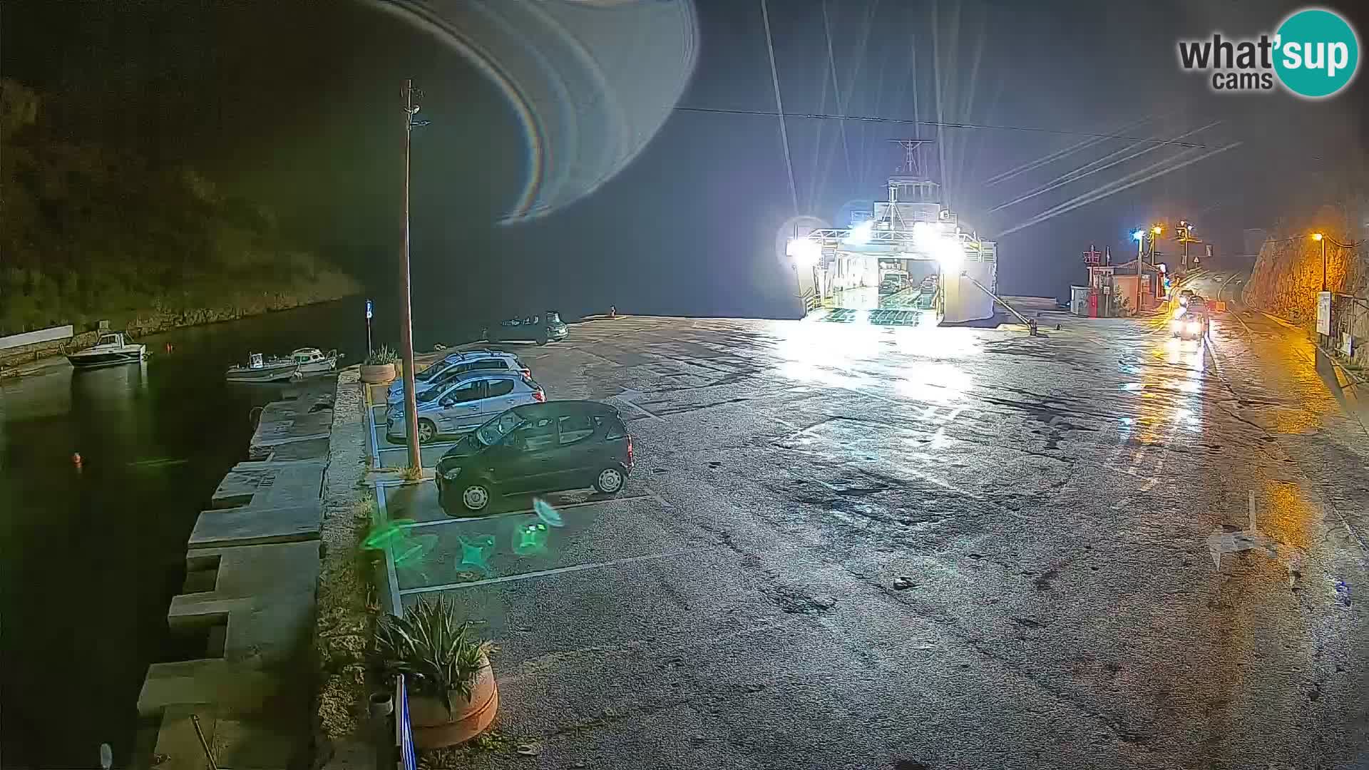 Webcam del puerto de ferris de Prizna – hacia la isla de Pag