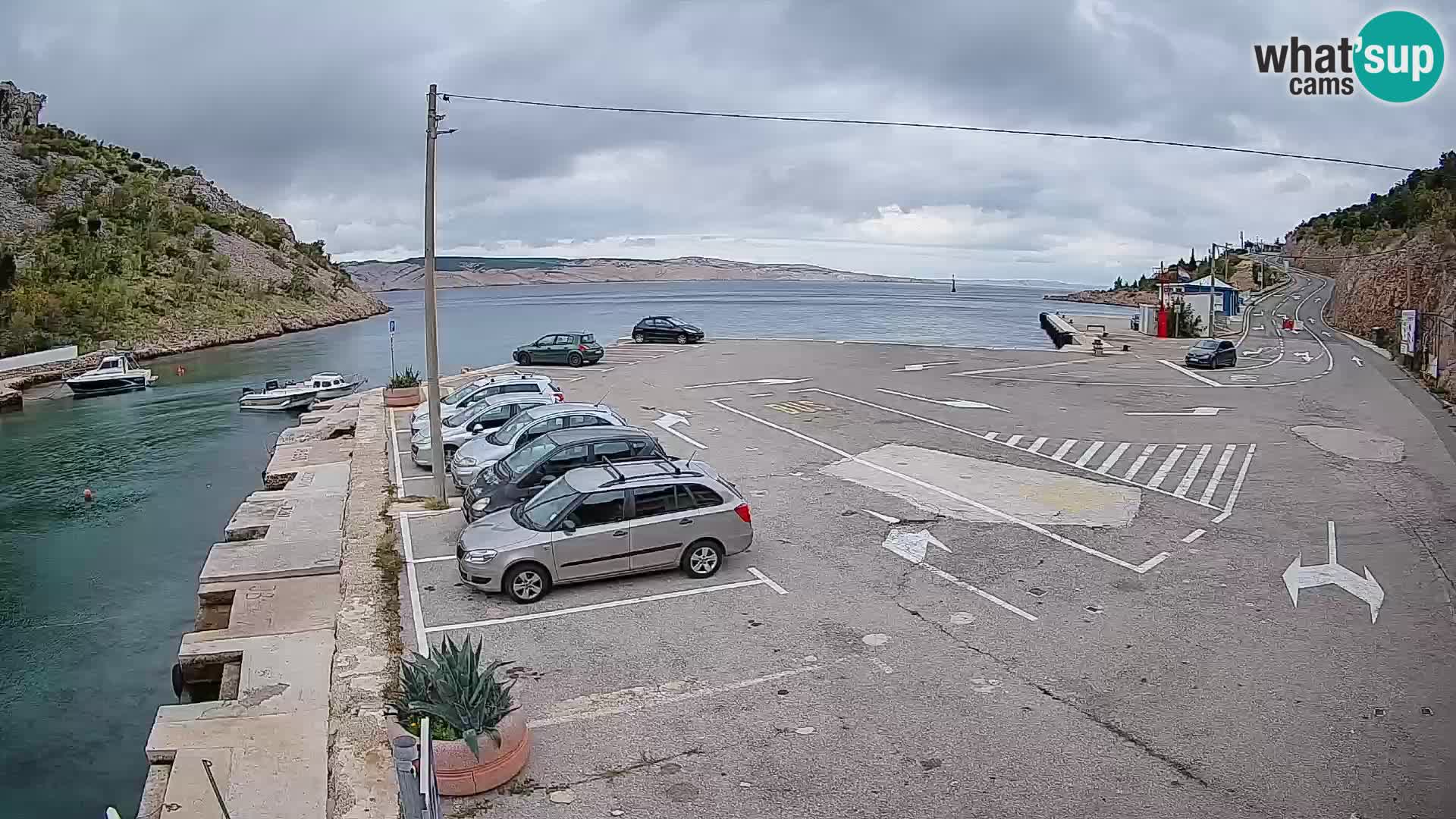 Webcam del puerto de ferris de Prizna – hacia la isla de Pag