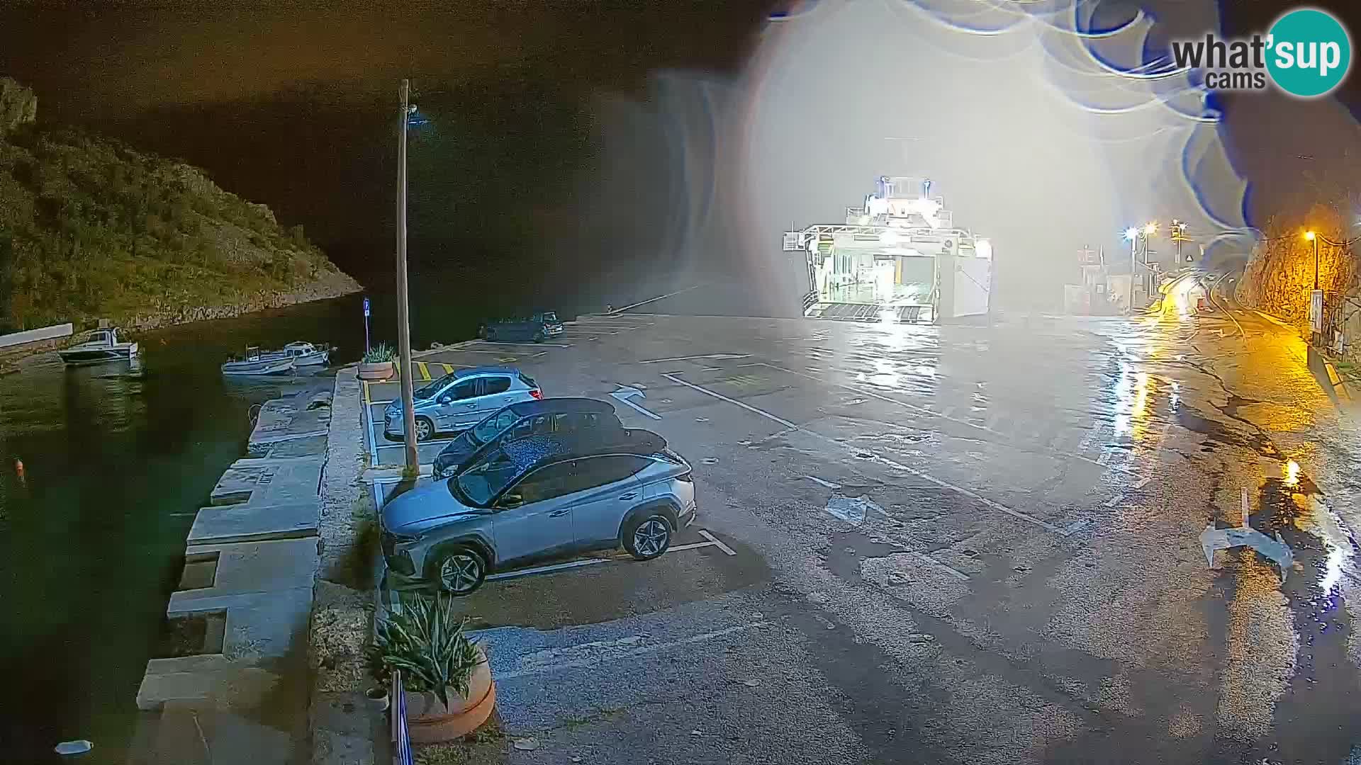 Webcam del puerto de ferris de Prizna – hacia la isla de Pag