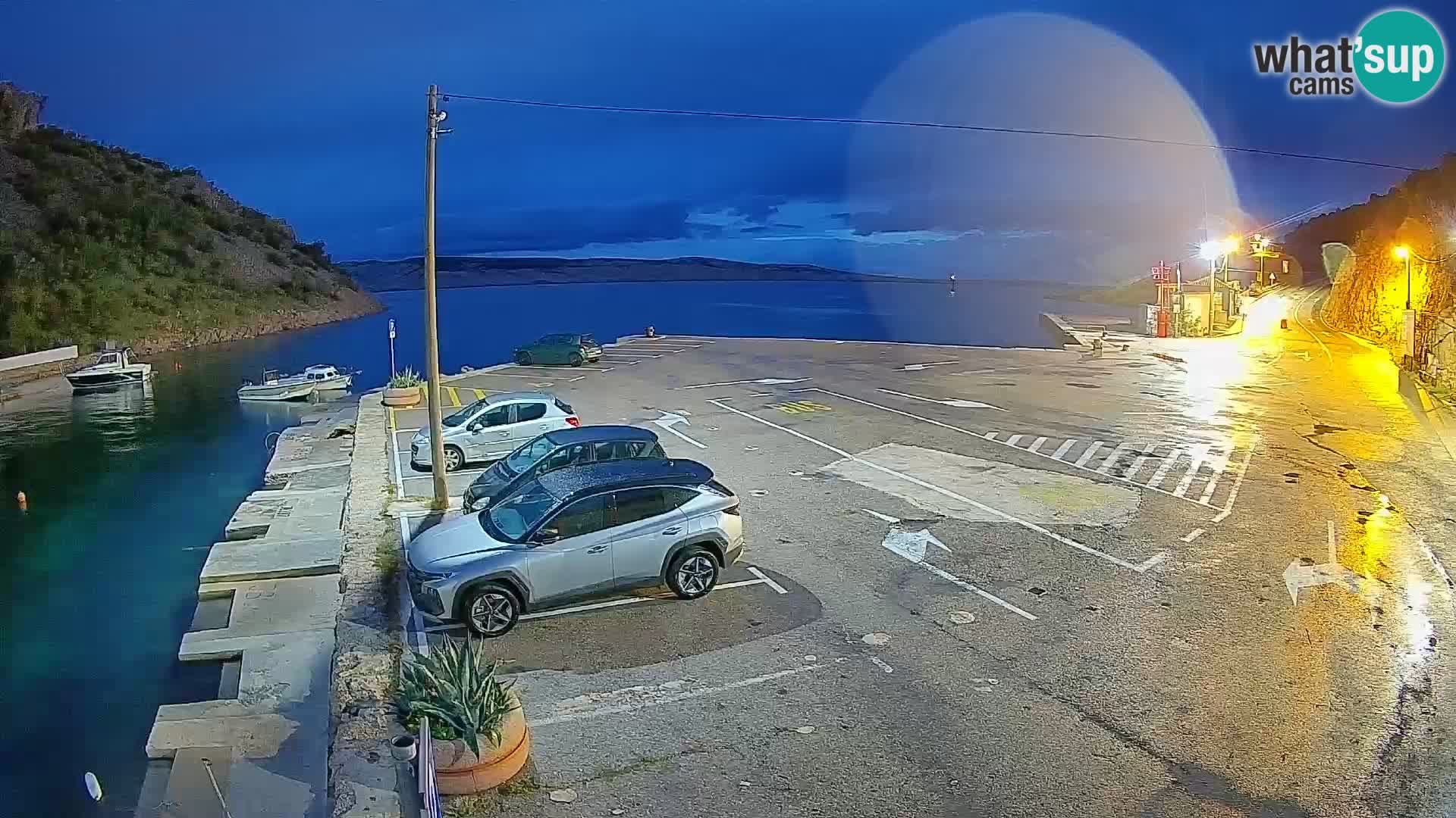 Webcam del puerto de ferris de Prizna – hacia la isla de Pag