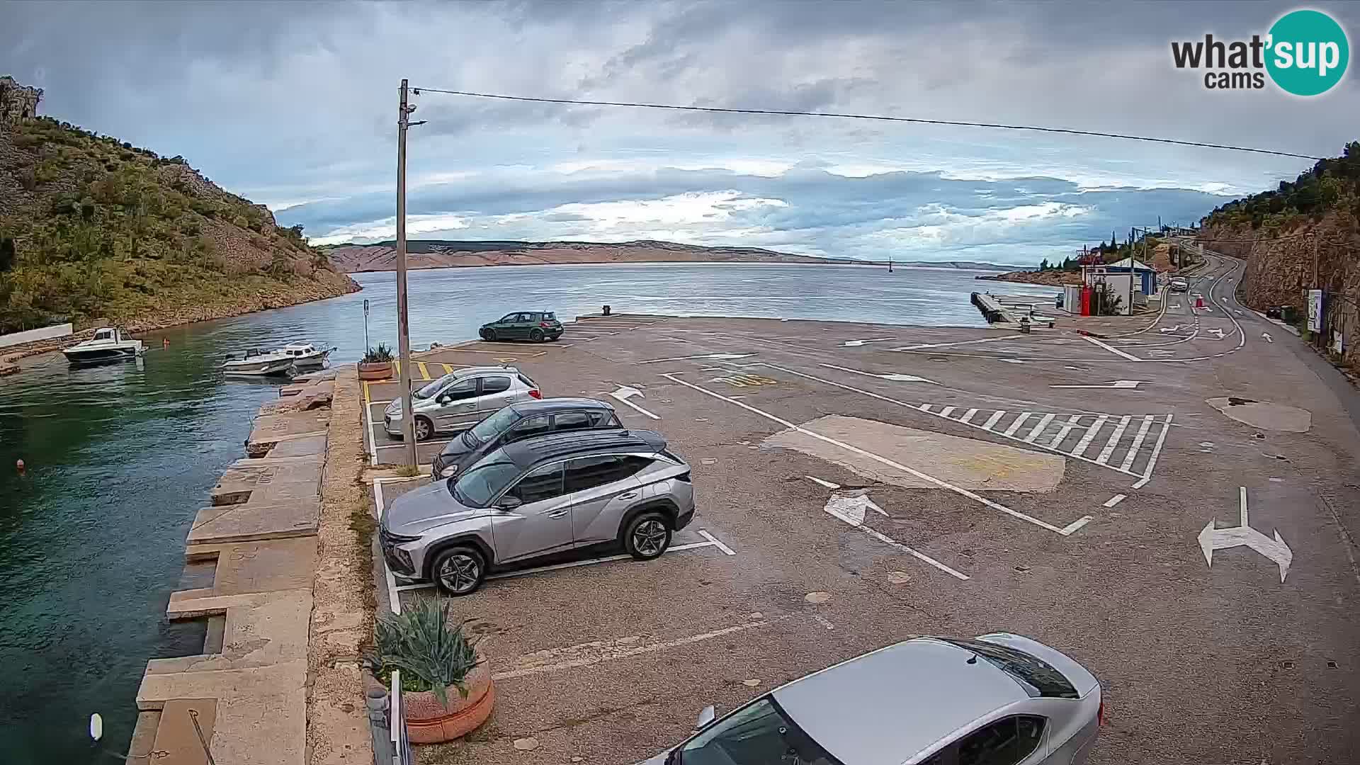 Webcam del puerto de ferris de Prizna – hacia la isla de Pag
