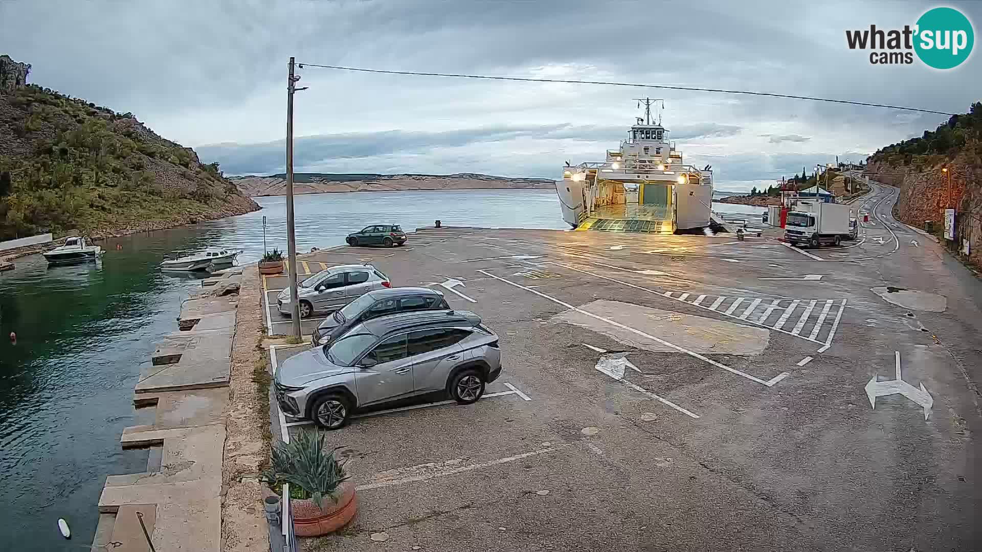 Webcam port de ferry de Prizna – vers l’île de Pag