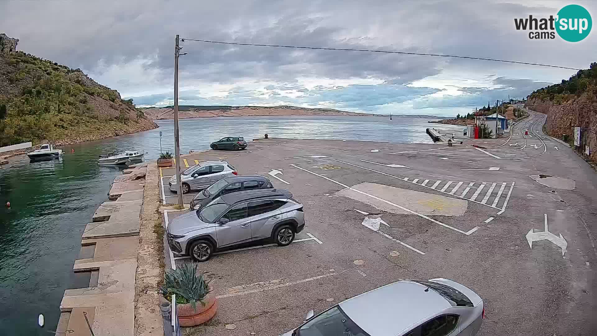 Webcam del puerto de ferris de Prizna – hacia la isla de Pag