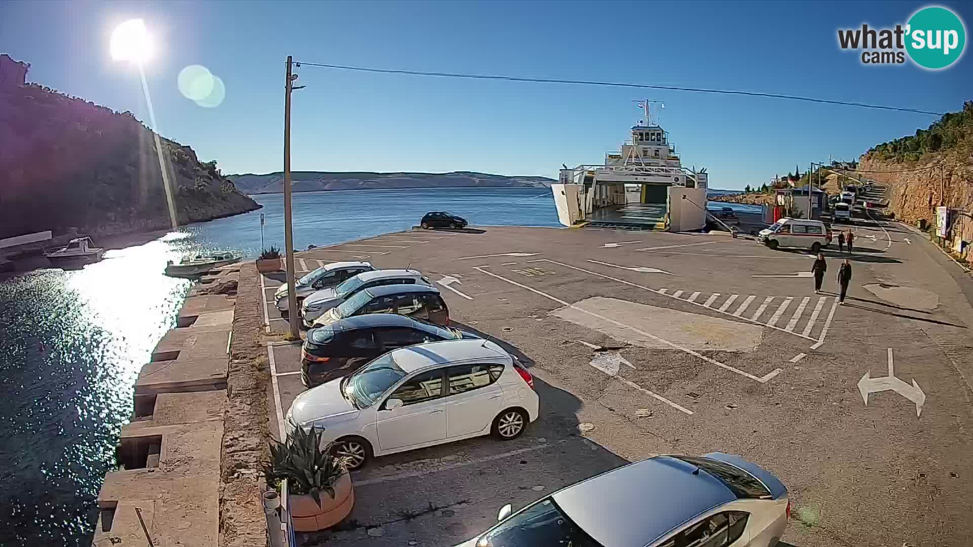 Webcam del puerto de ferris de Prizna – hacia la isla de Pag