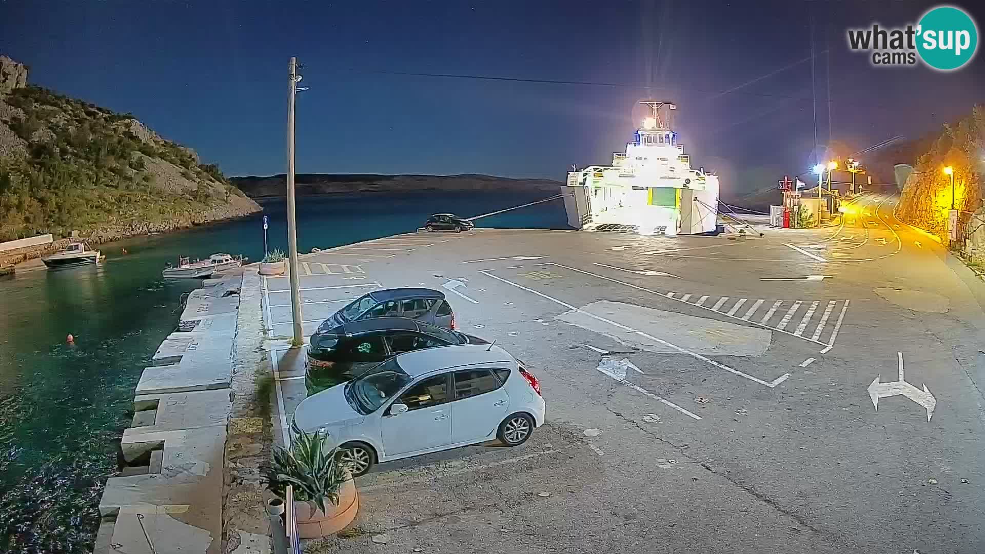 Webcam del puerto de ferris de Prizna – hacia la isla de Pag