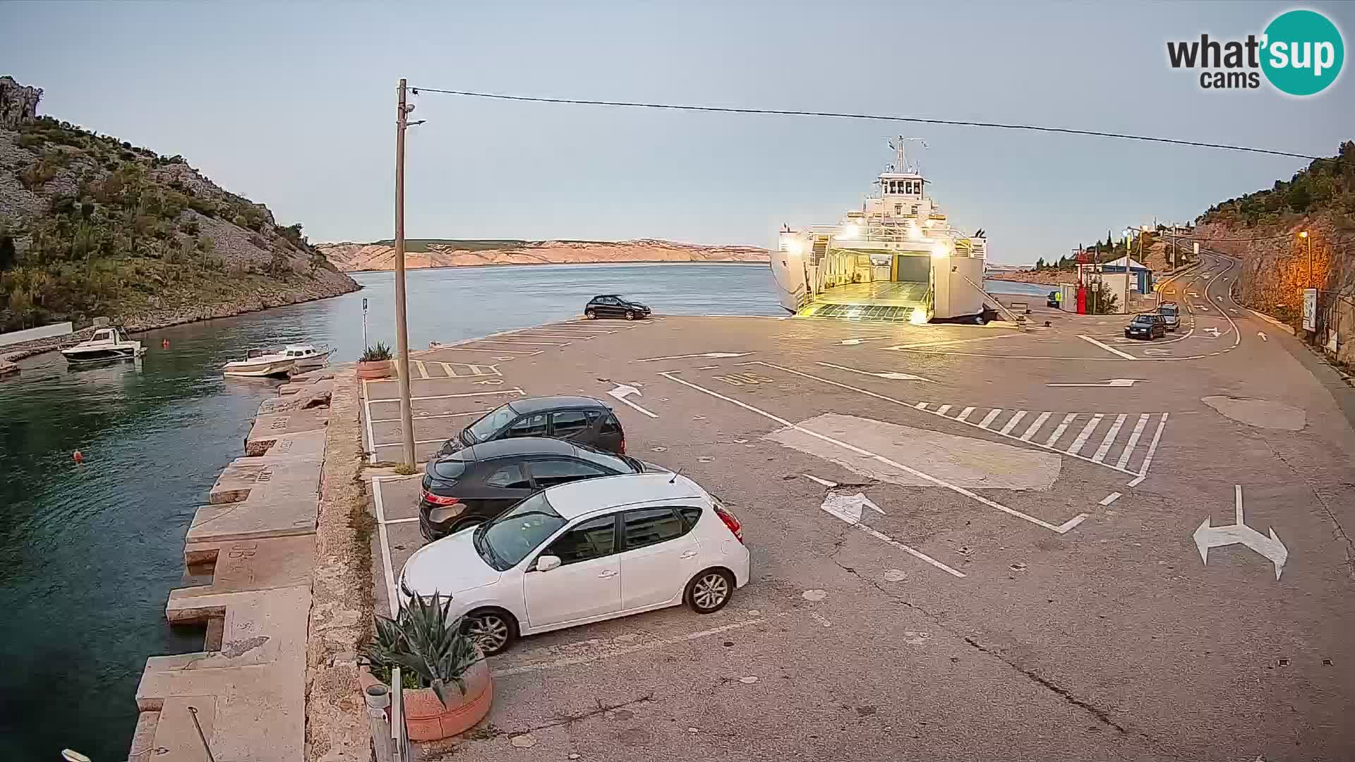 Webcam Prizna ferry port to Pag island