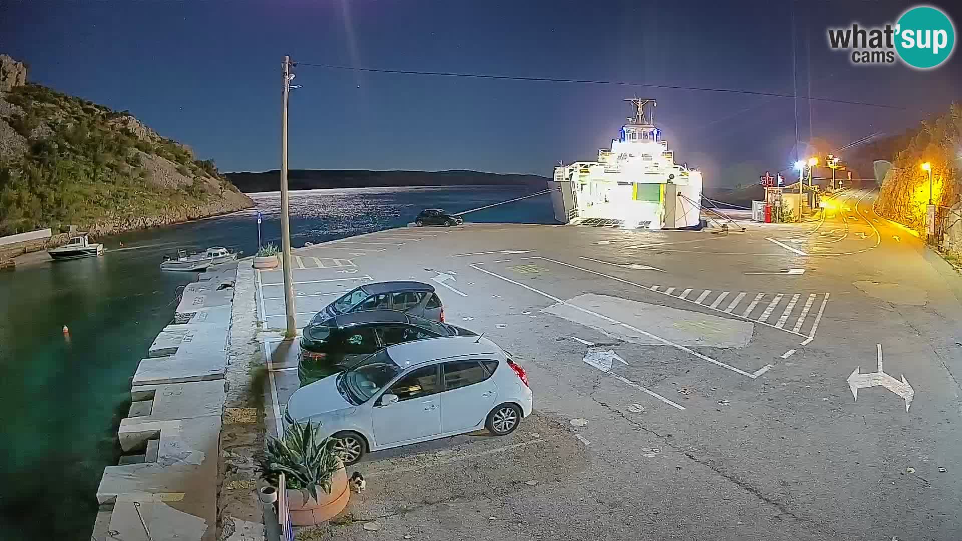 Webcam del puerto de ferris de Prizna – hacia la isla de Pag