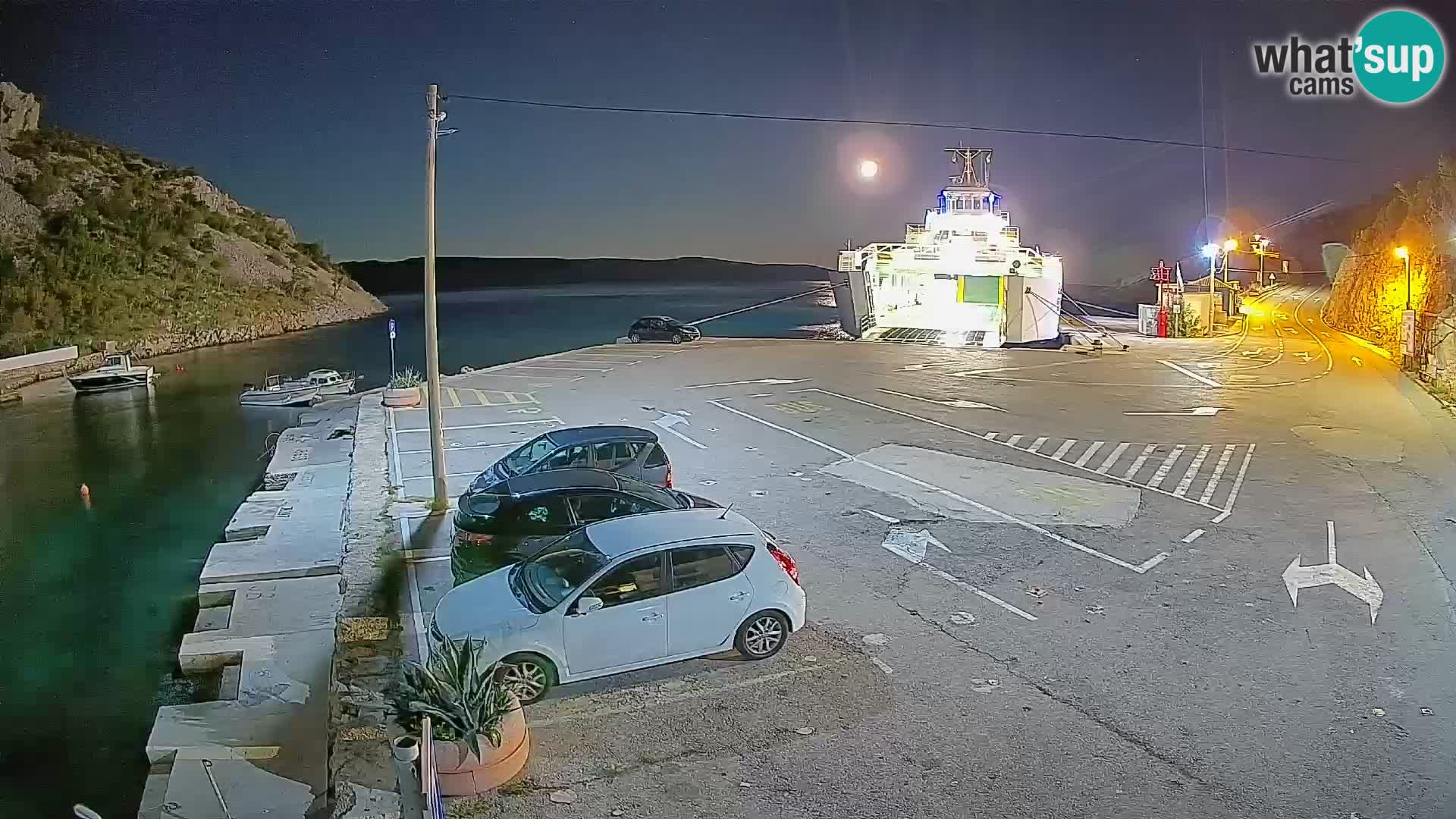 Webcam del puerto de ferris de Prizna – hacia la isla de Pag