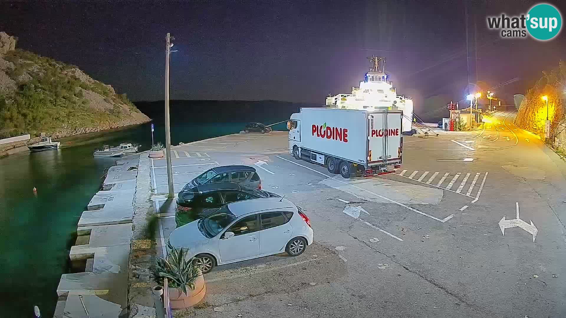 Webcam del puerto de ferris de Prizna – hacia la isla de Pag