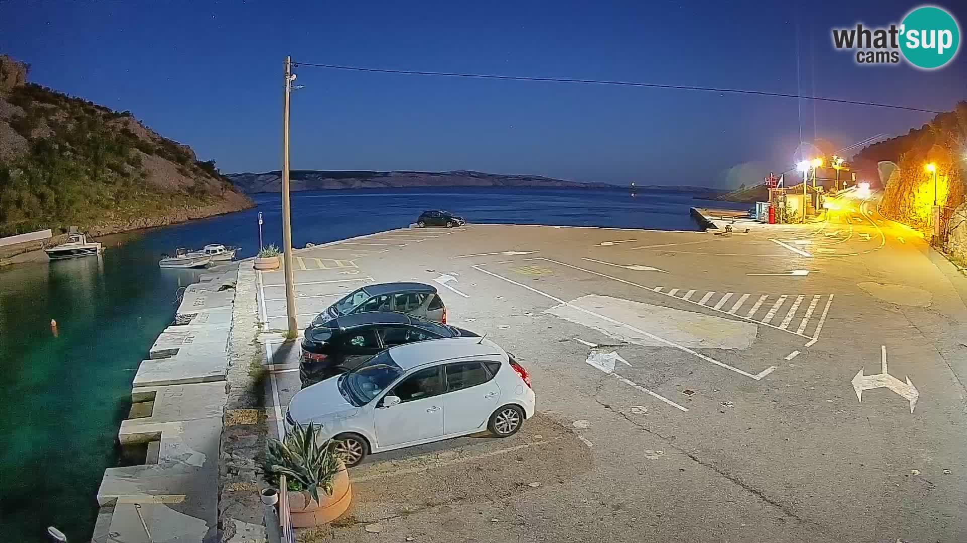 Webcam del puerto de ferris de Prizna – hacia la isla de Pag