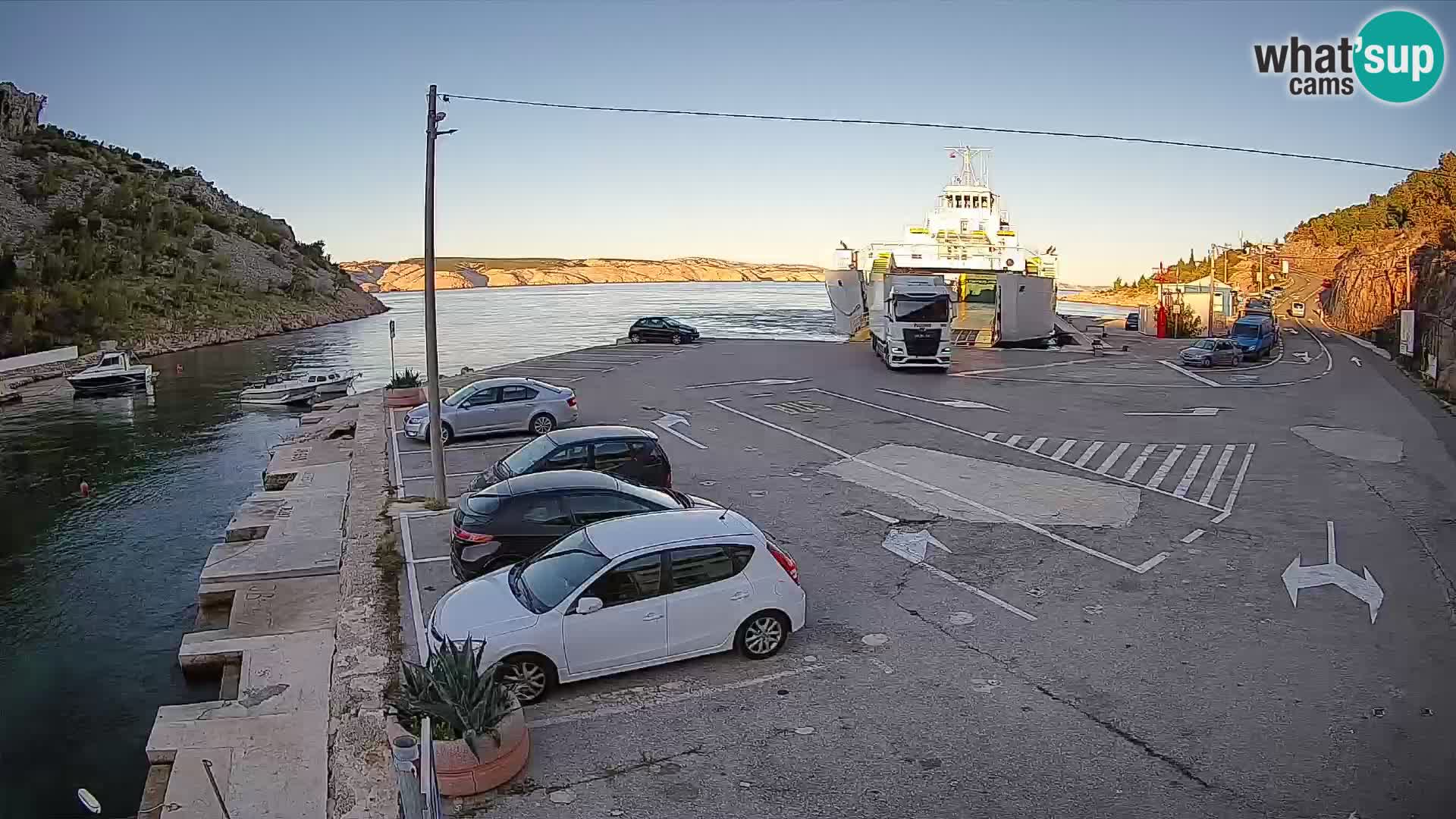 Webcam port de ferry de Prizna – vers l’île de Pag