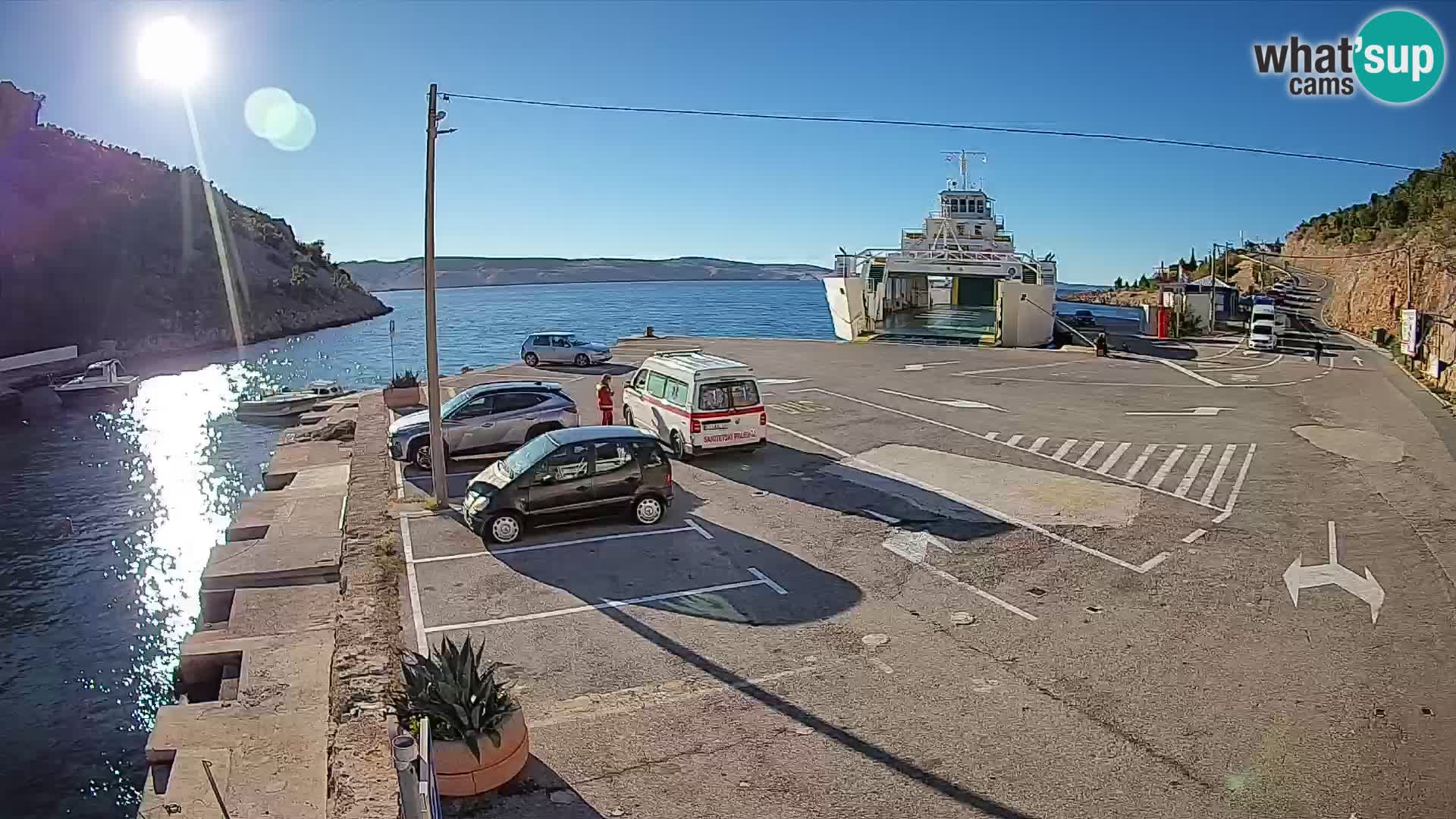 Webcam del puerto de ferris de Prizna – hacia la isla de Pag