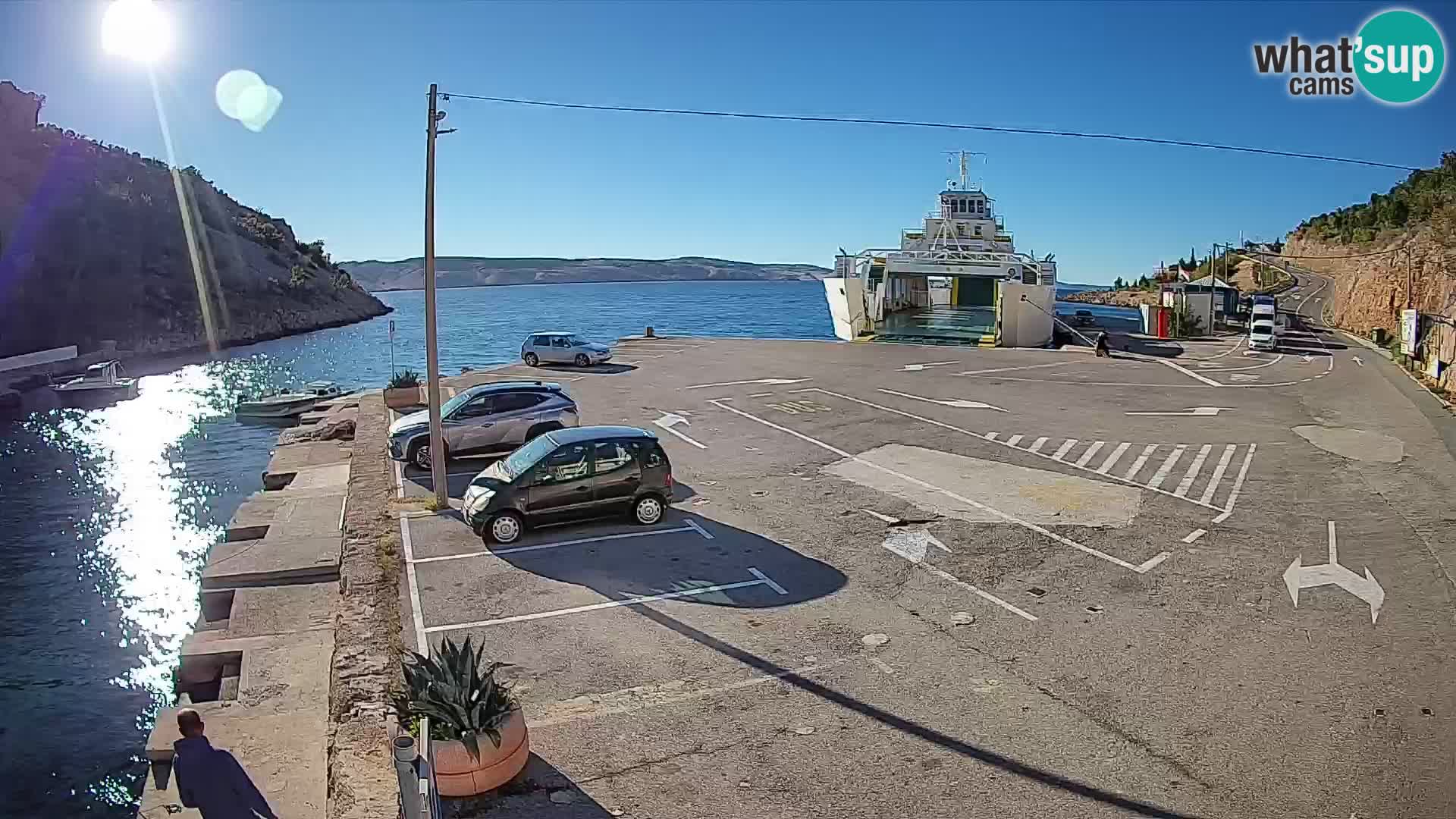 Web kamera trajektna luka Prizna – prema otoku Pag