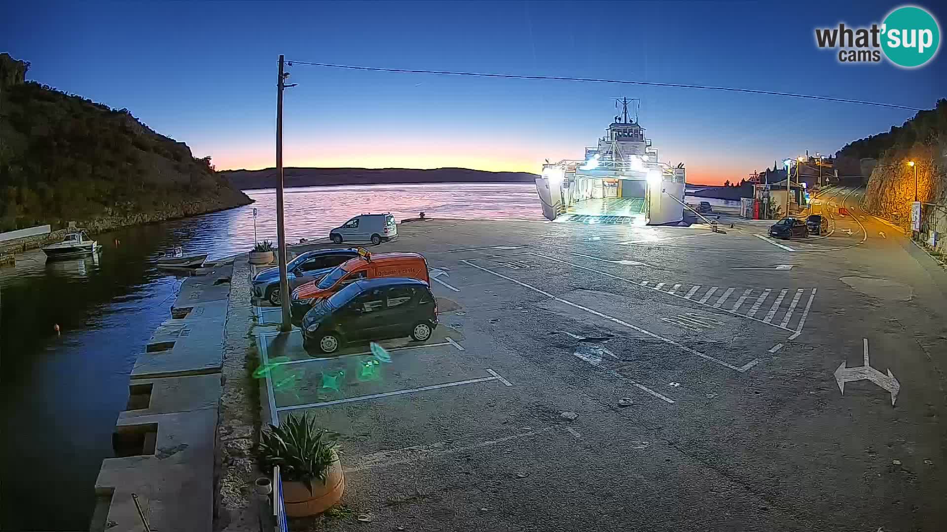 Web kamera trajektna luka Prizna – prema otoku Pag