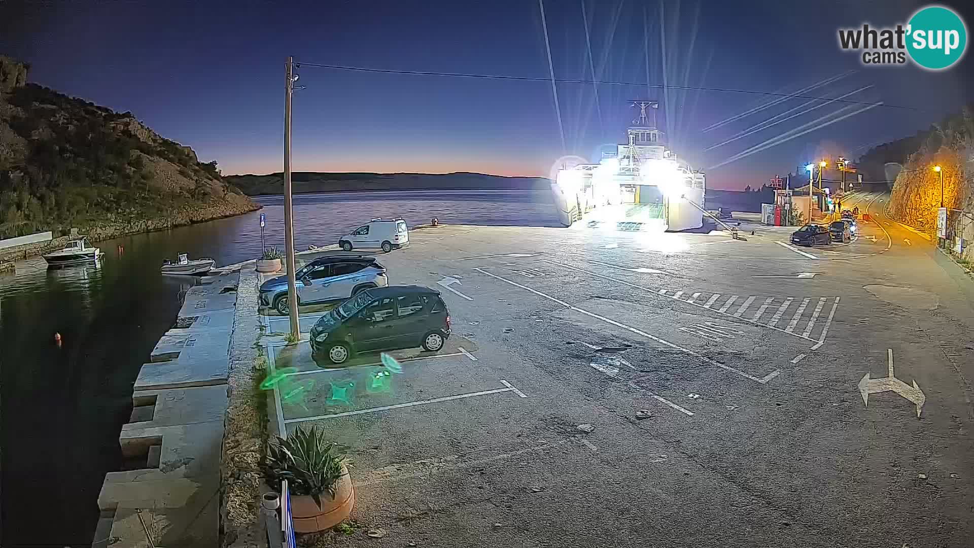 Webcam del puerto de ferris de Prizna – hacia la isla de Pag