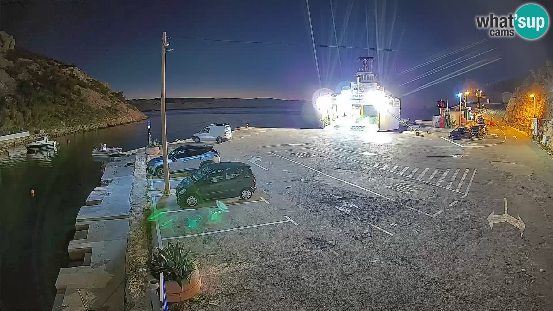 Web kamera trajektna luka Prizna – prema otoku Pag