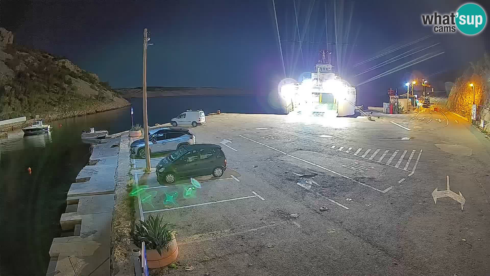 Webcam del puerto de ferris de Prizna – hacia la isla de Pag