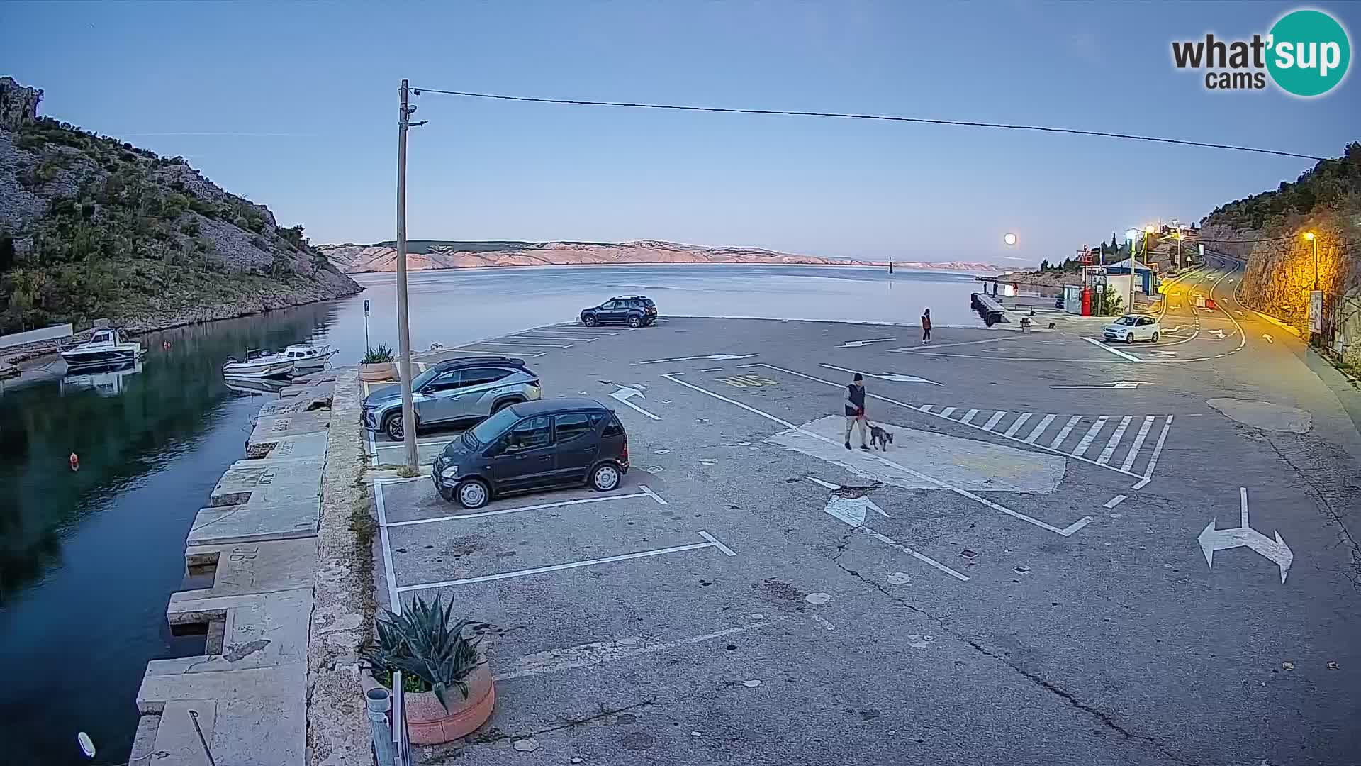 Web kamera trajektna luka Prizna – prema otoku Pag