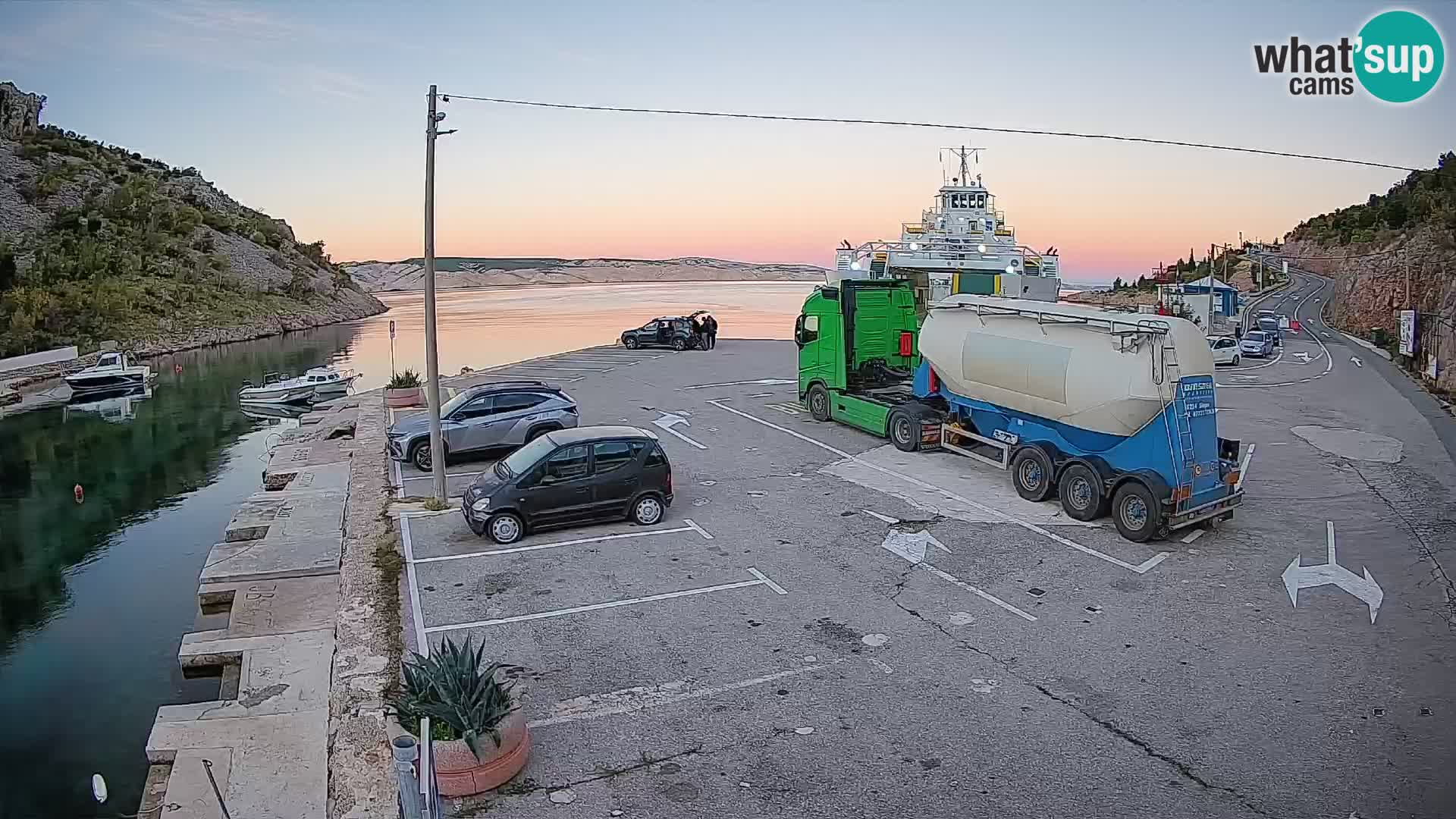 Webcam port de ferry de Prizna – vers l’île de Pag