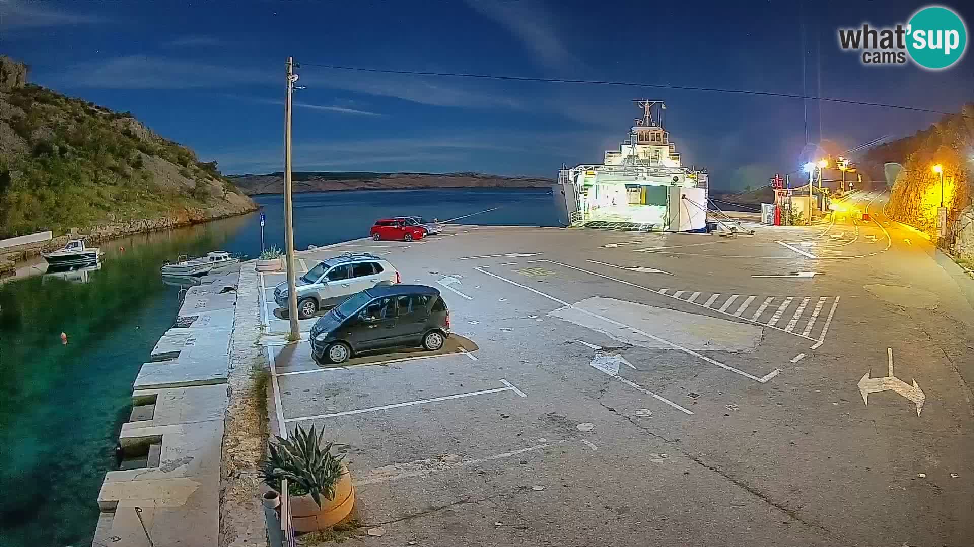 Webcam del puerto de ferris de Prizna – hacia la isla de Pag