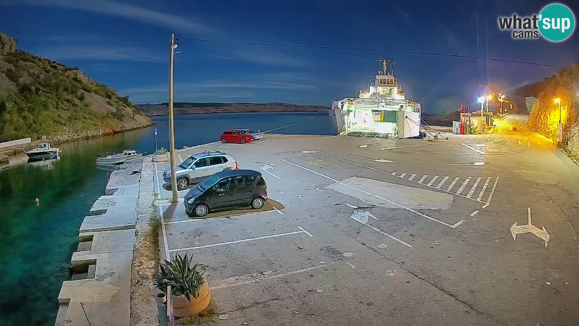 Webcam del puerto de ferris de Prizna – hacia la isla de Pag