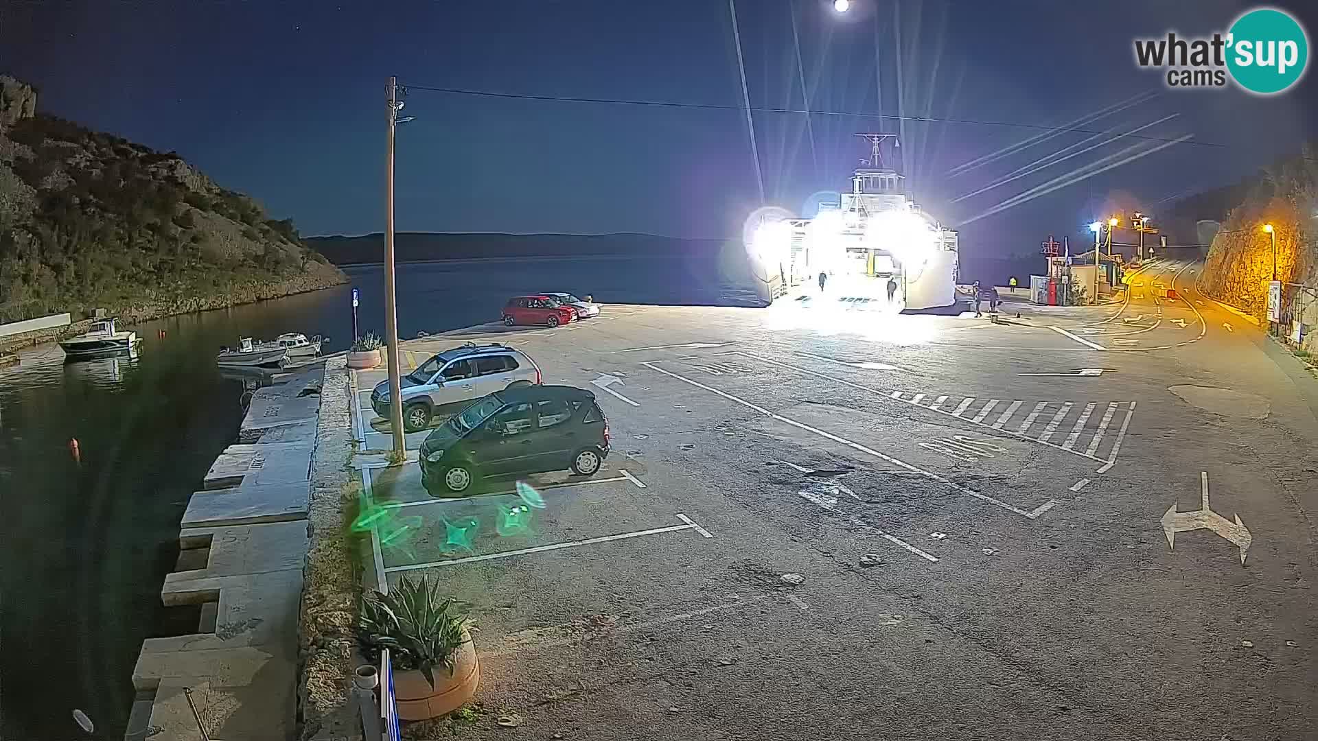 Webcam del puerto de ferris de Prizna – hacia la isla de Pag