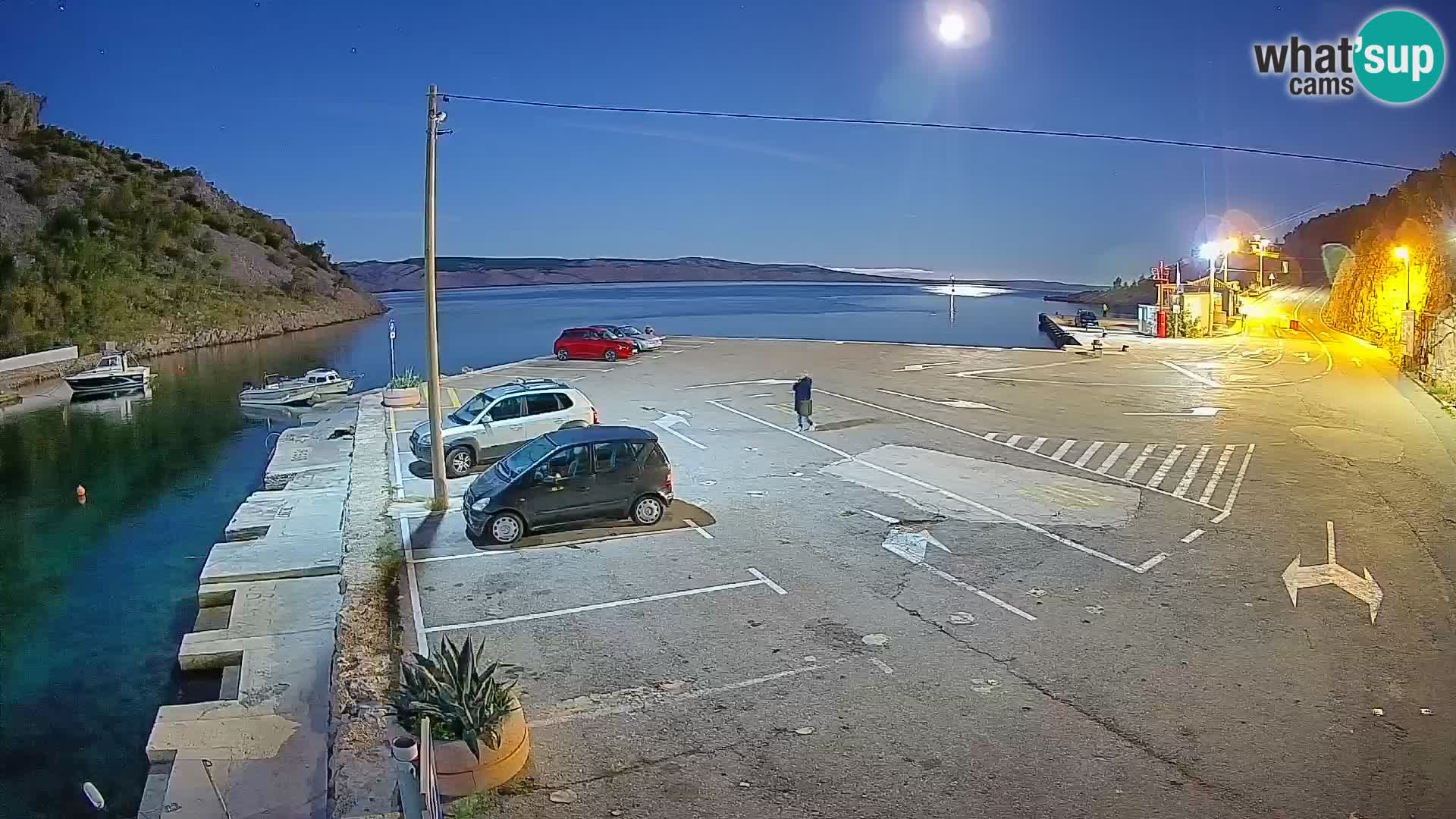 Webcam del puerto de ferris de Prizna – hacia la isla de Pag