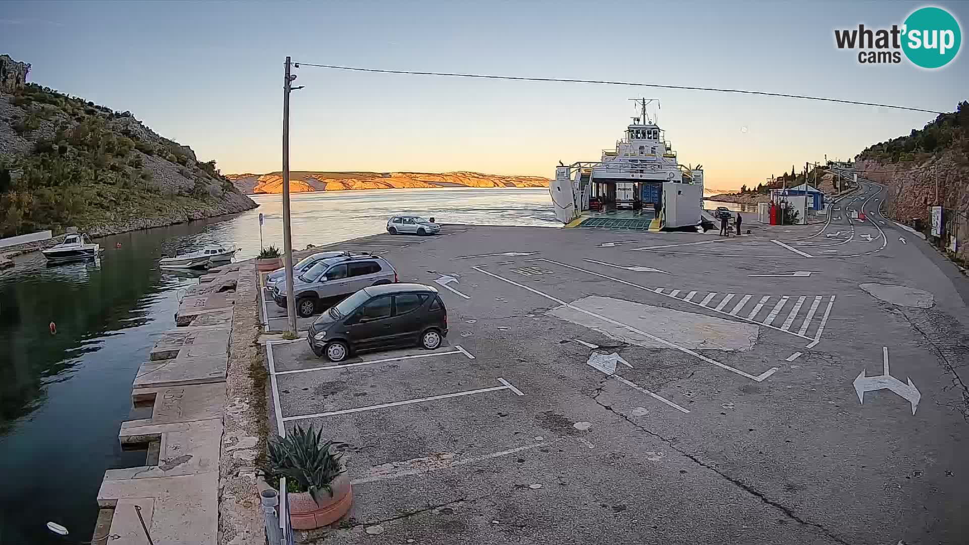 Webcam Prizna ferry port to Pag island