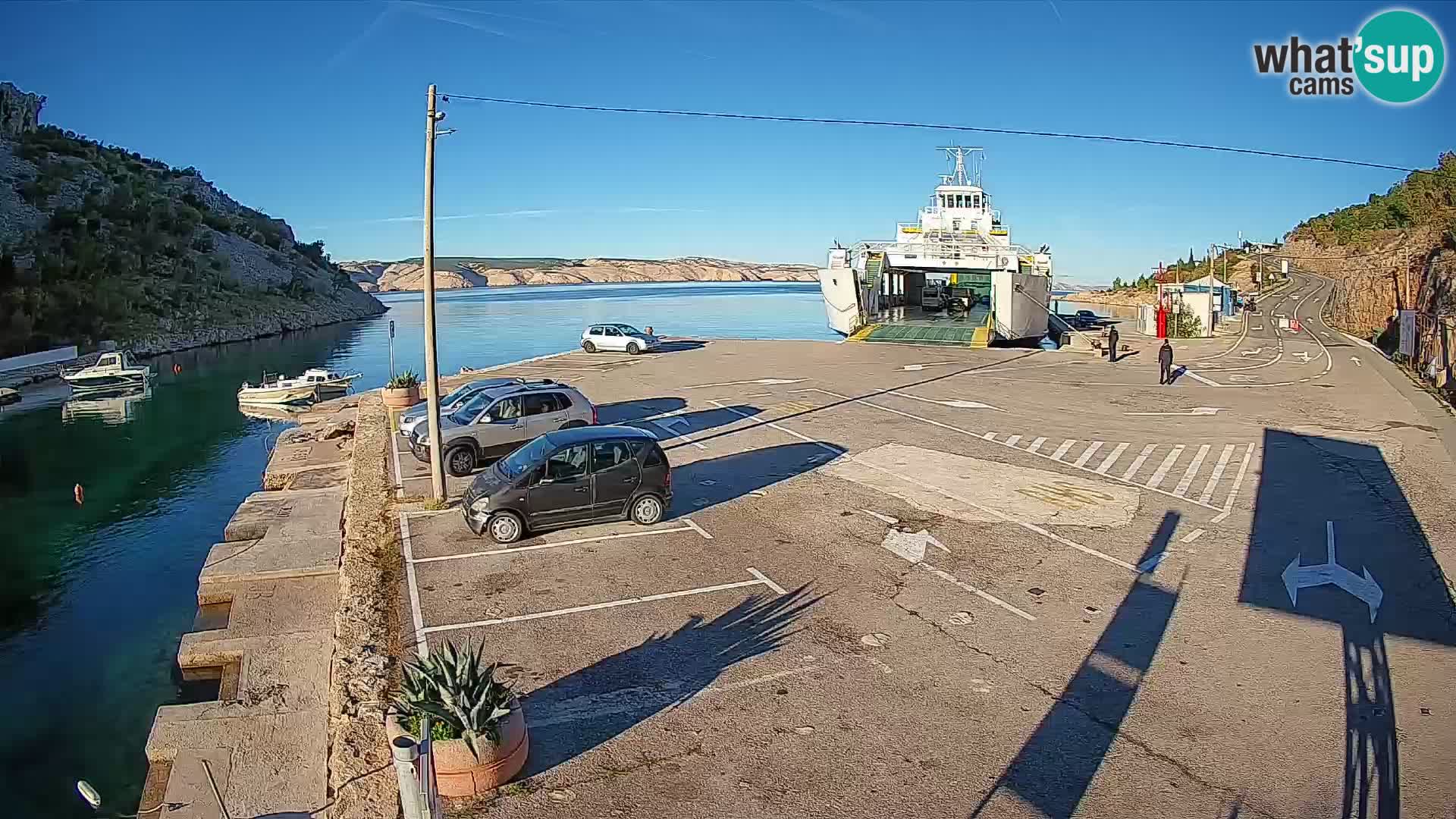 Web kamera trajektna luka Prizna – prema otoku Pag