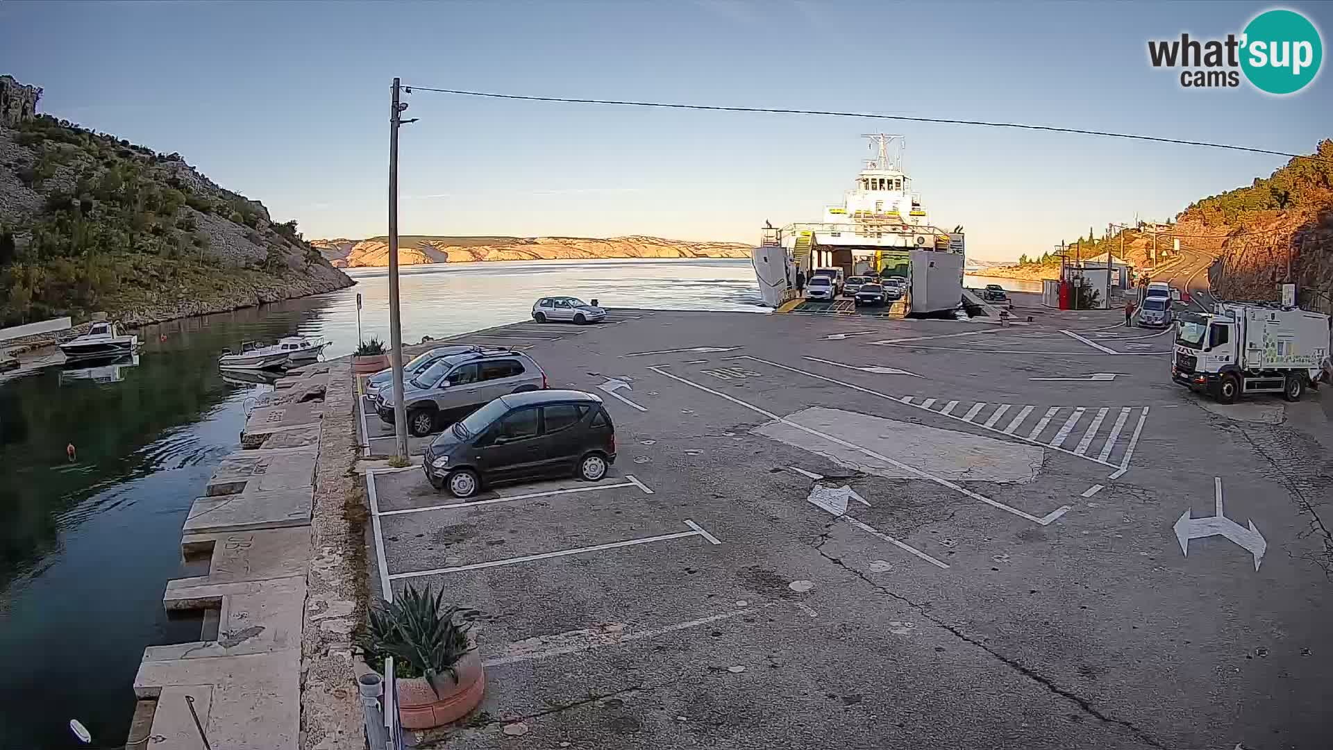 Webcam port de ferry de Prizna – vers l’île de Pag