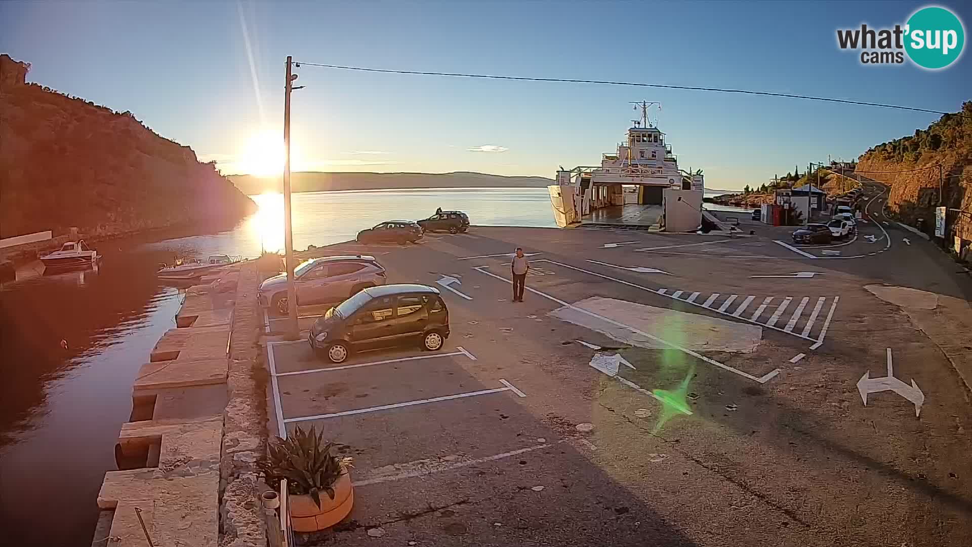 Web kamera trajektna luka Prizna – prema otoku Pag