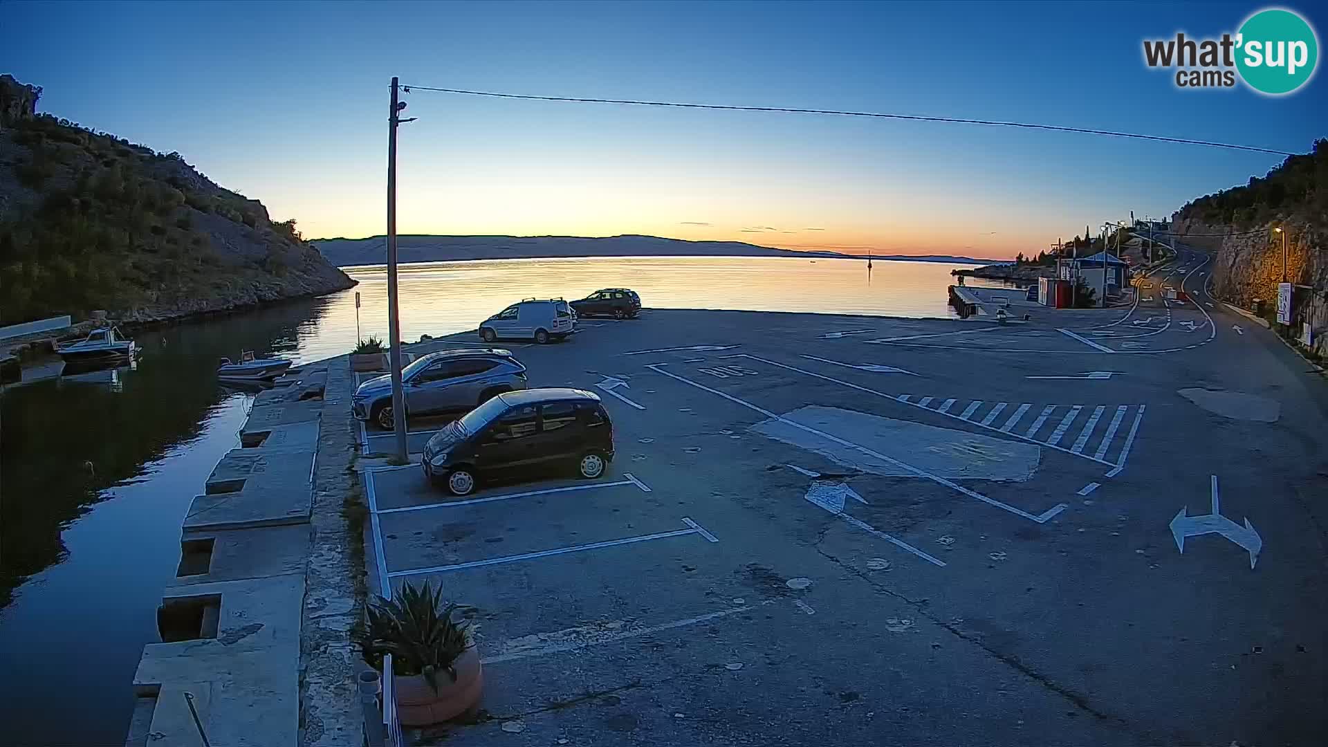 Web kamera trajektna luka Prizna – prema otoku Pag