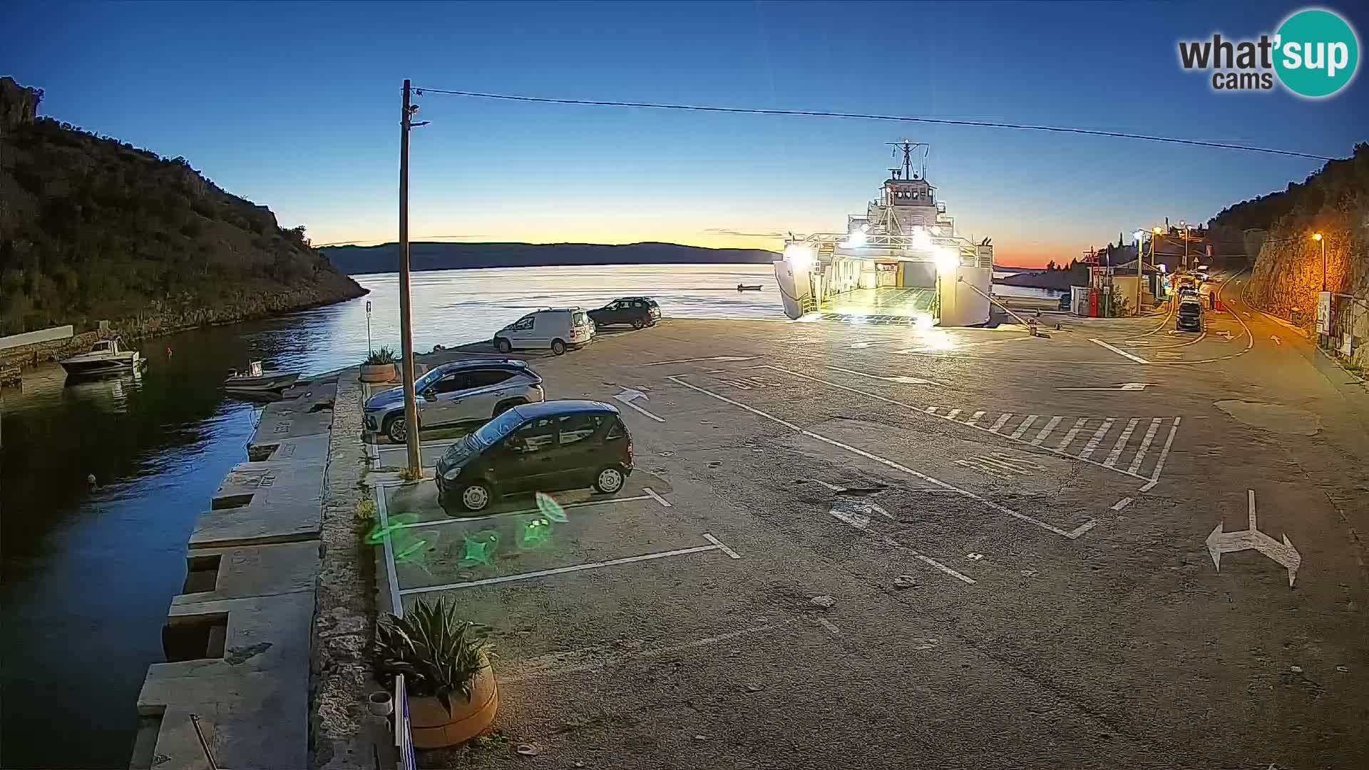 Webcam del puerto de ferris de Prizna – hacia la isla de Pag