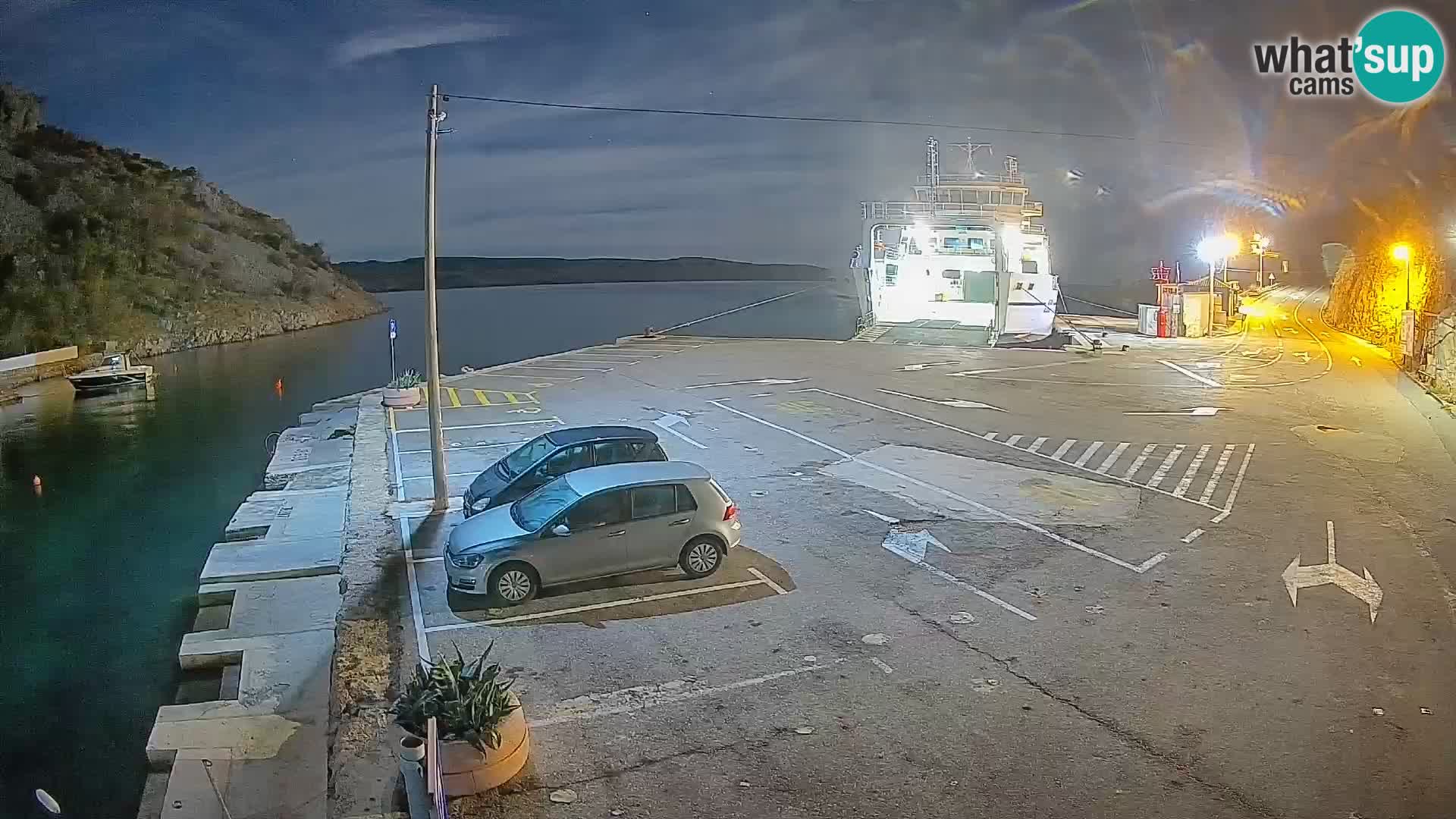 Webcam del puerto de ferris de Prizna – hacia la isla de Pag