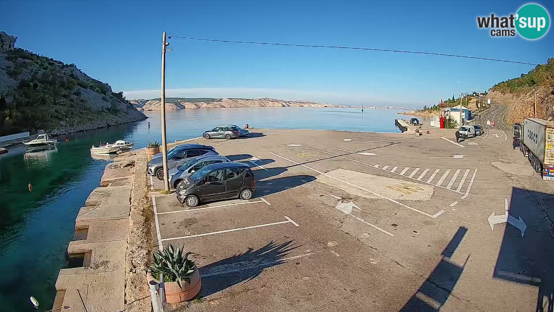 Web kamera trajektna luka Prizna – prema otoku Pag