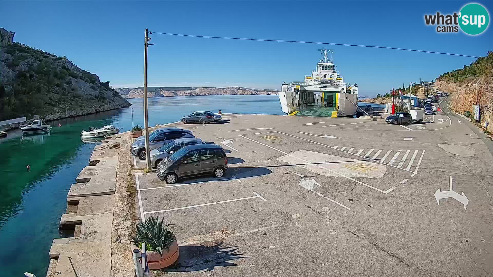 Webcam del puerto de ferris de Prizna – hacia la isla de Pag