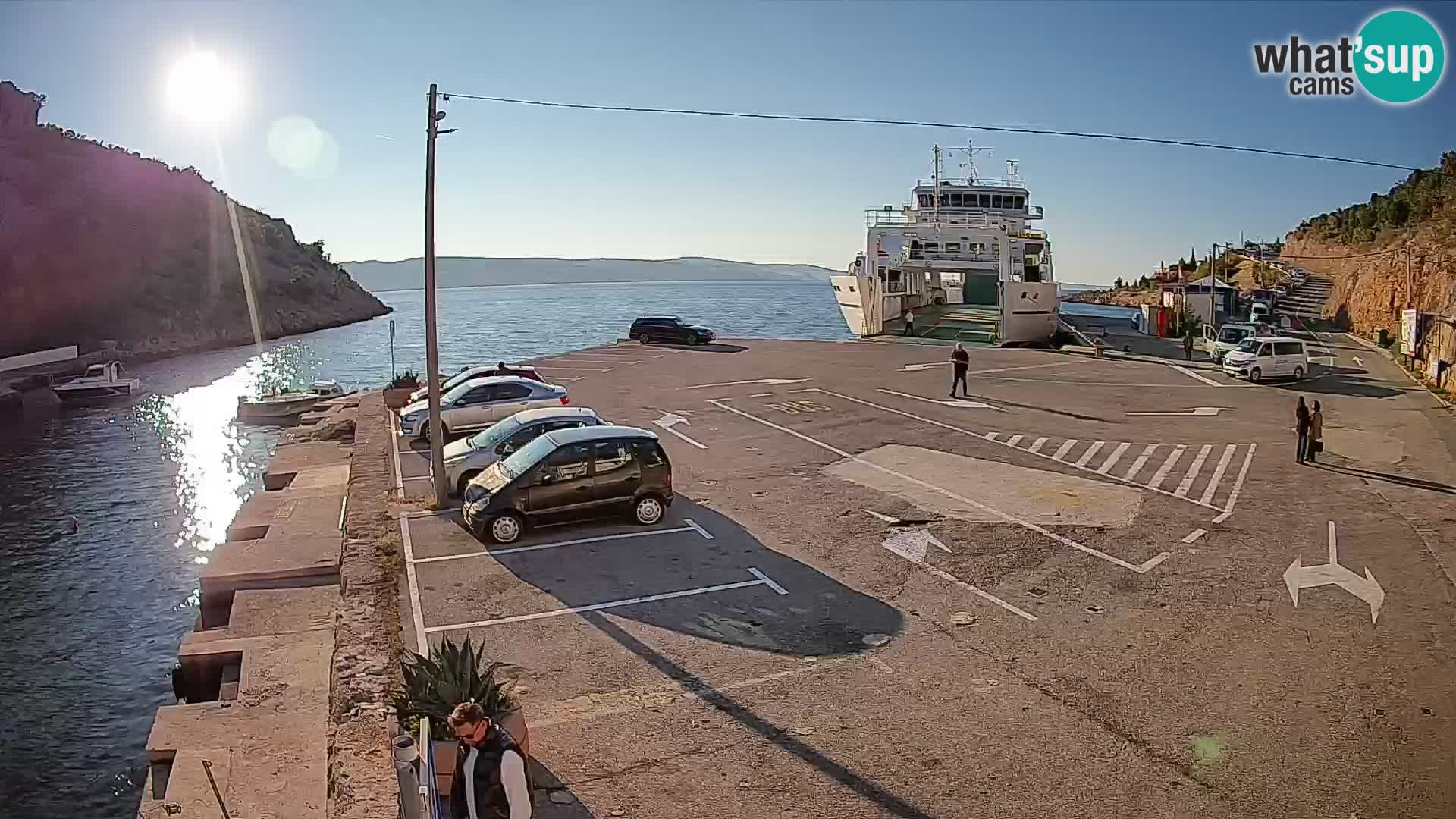 Webcam del puerto de ferris de Prizna – hacia la isla de Pag