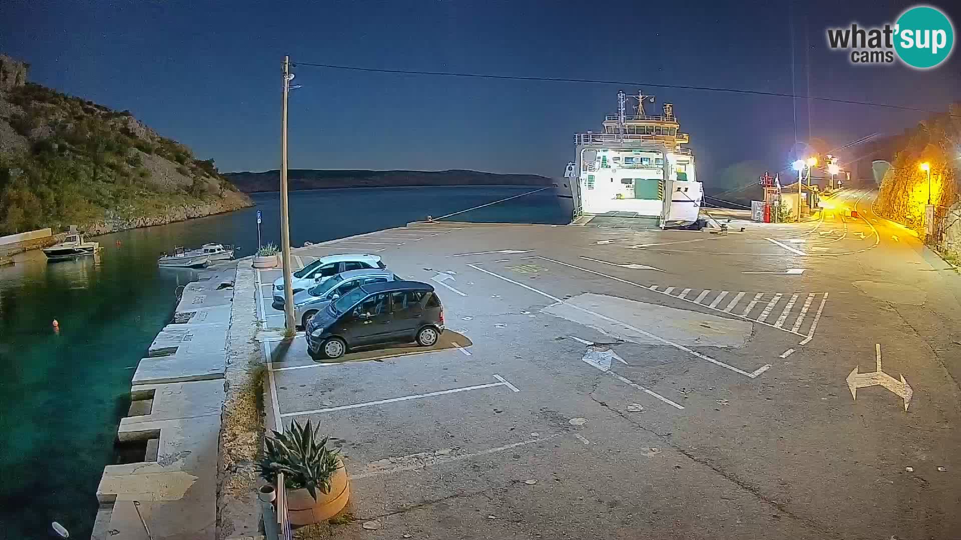 Webcam del puerto de ferris de Prizna – hacia la isla de Pag