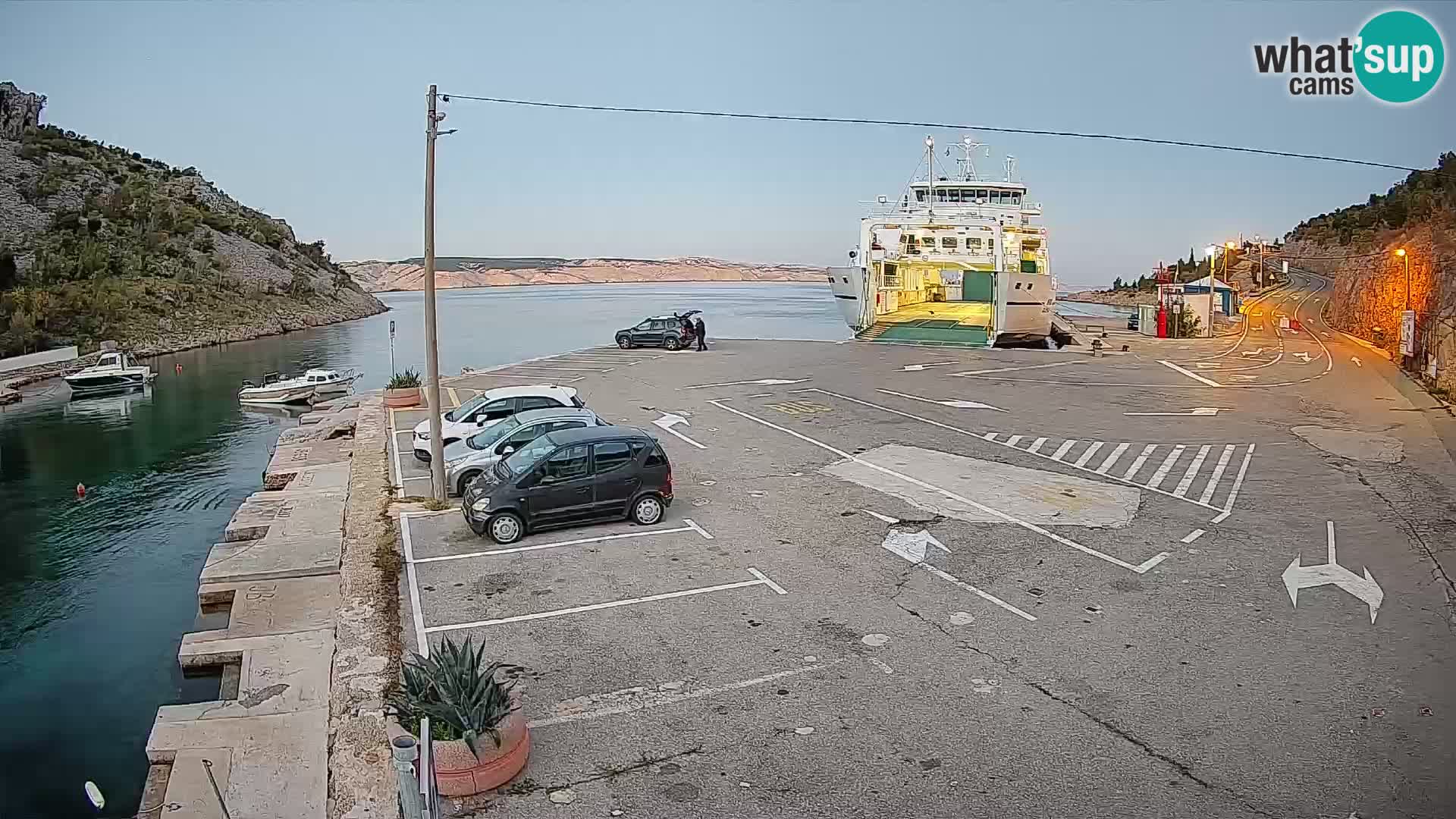 Webcam Prizna ferry port to Pag island