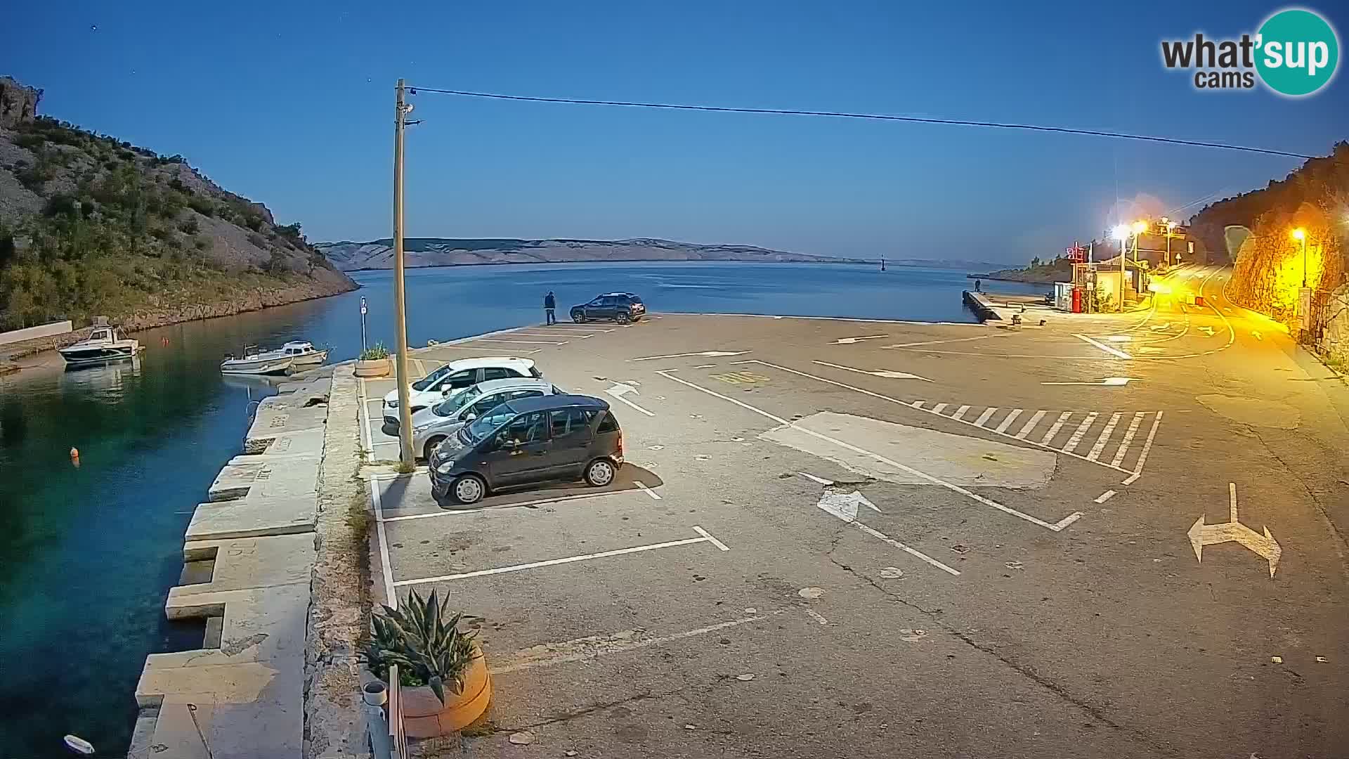 Webcam del puerto de ferris de Prizna – hacia la isla de Pag