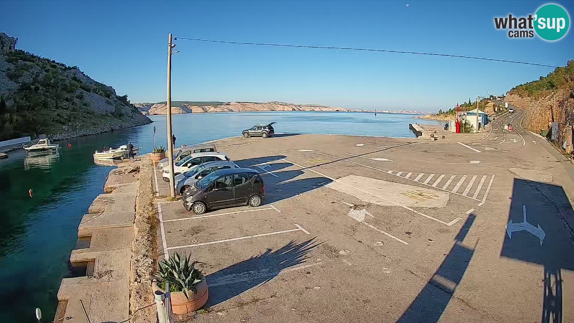 Webcam del puerto de ferris de Prizna – hacia la isla de Pag