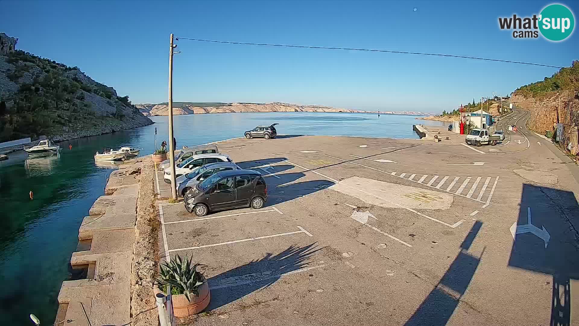 Webcam del puerto de ferris de Prizna – hacia la isla de Pag