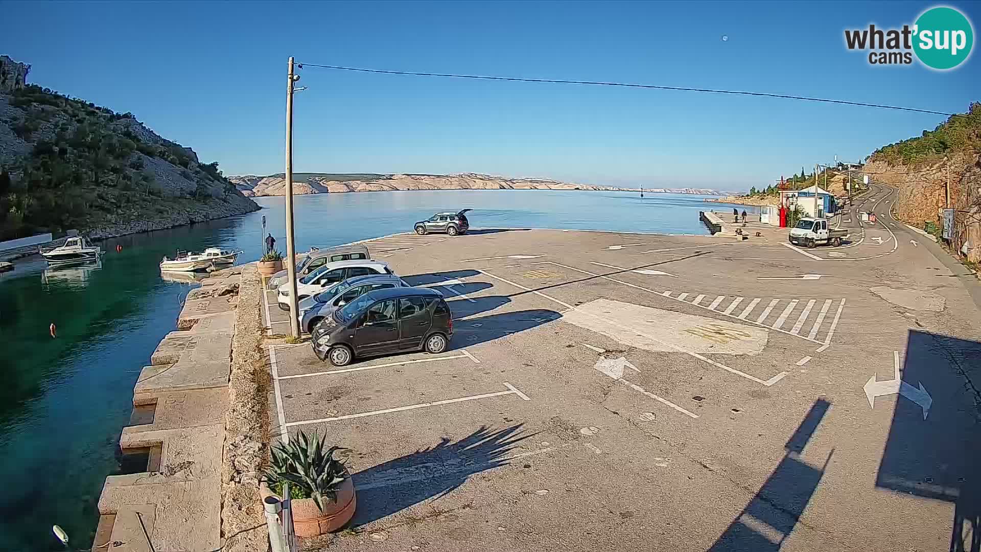 Webcam del puerto de ferris de Prizna – hacia la isla de Pag
