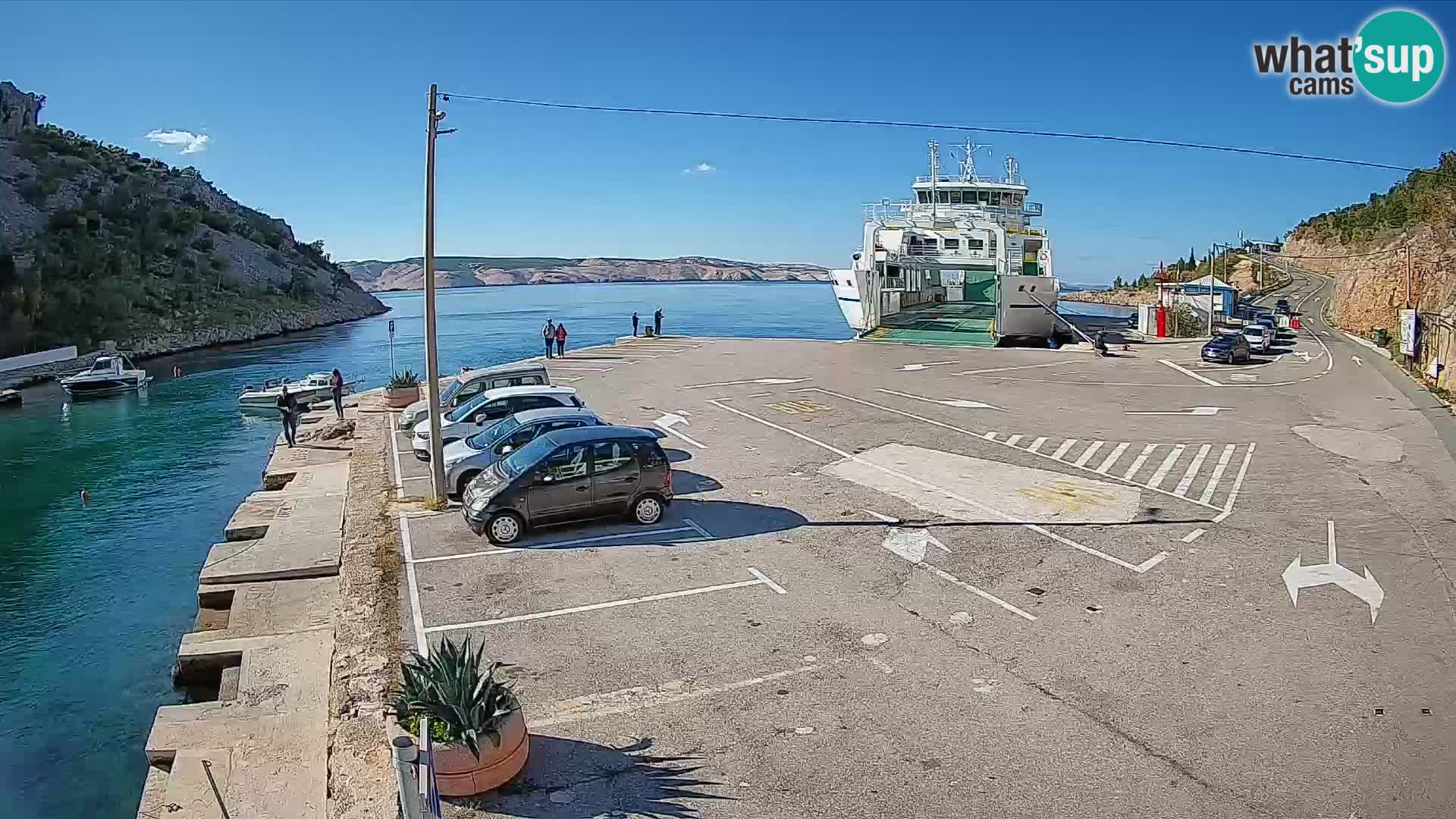 Webcam del puerto de ferris de Prizna – hacia la isla de Pag