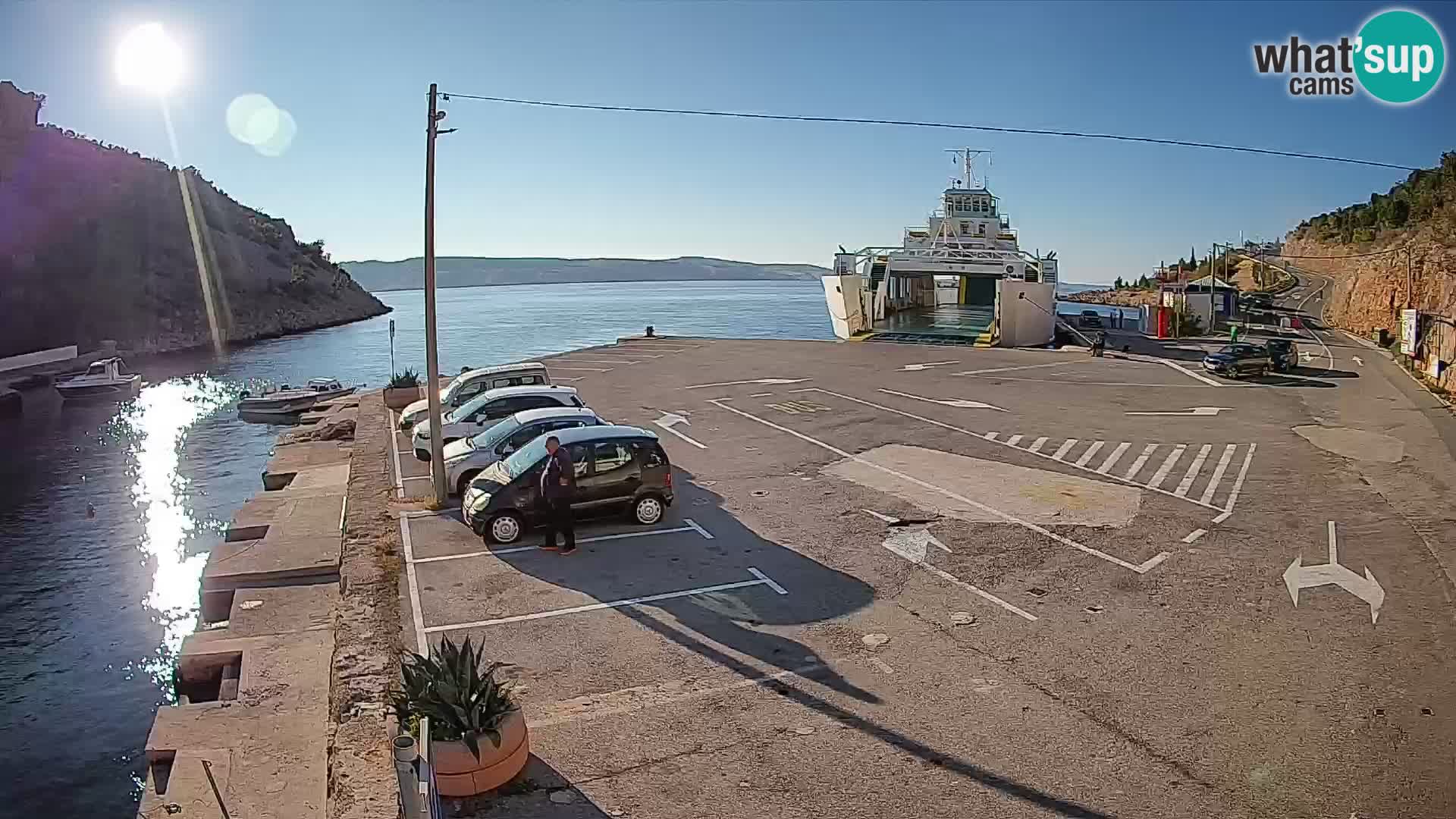 Web kamera trajektna luka Prizna – prema otoku Pag