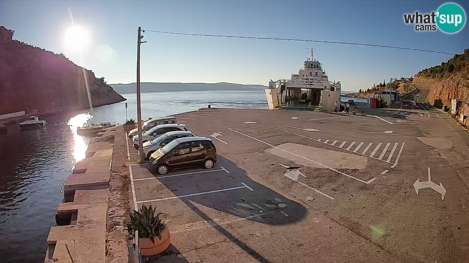 Web kamera trajektna luka Prizna – prema otoku Pag