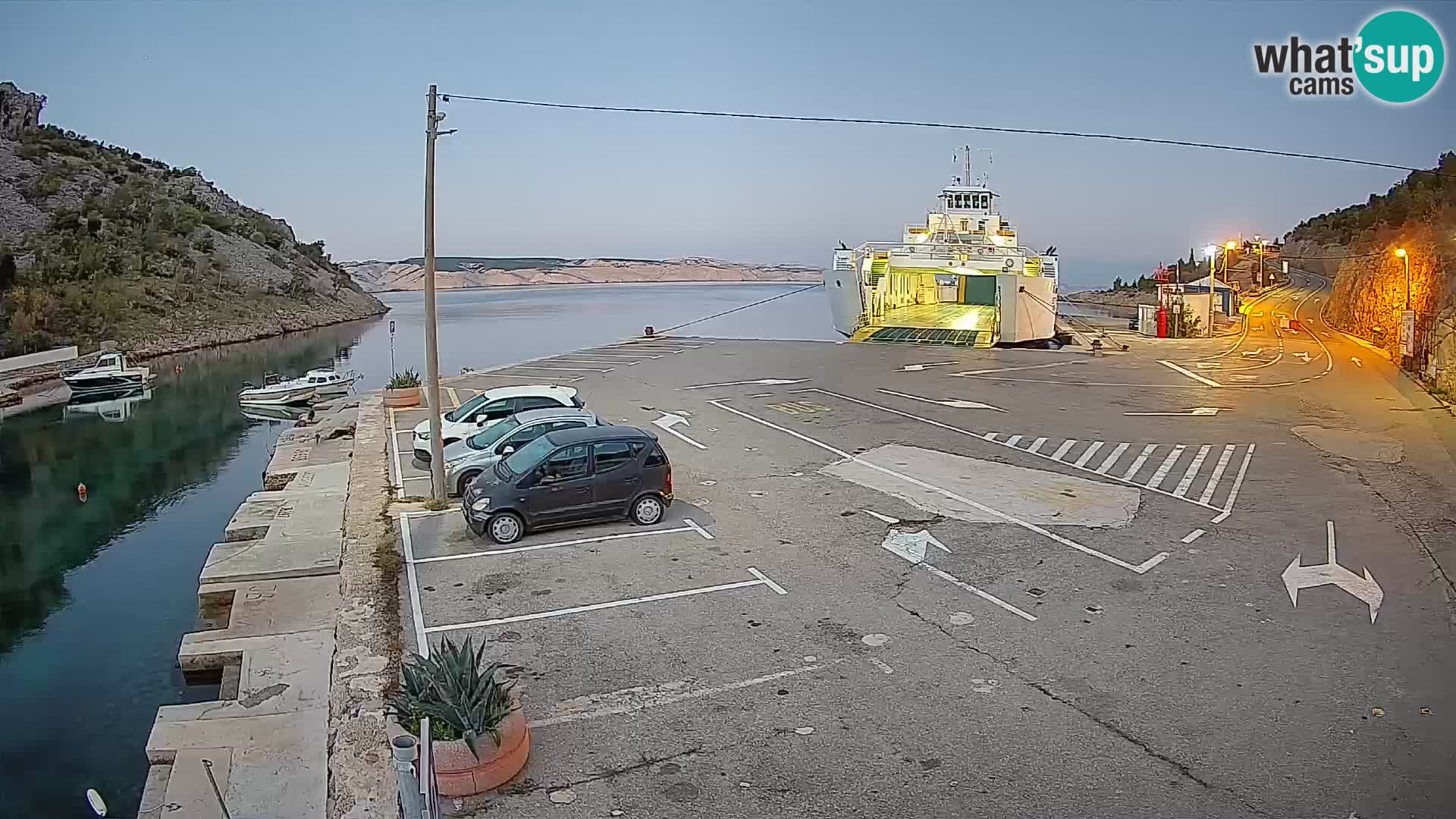 Webcam Prizna ferry port to Pag island