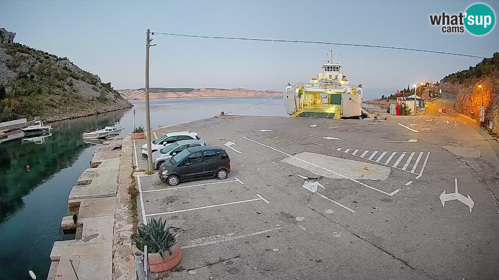 Webcam Prizna ferry port to Pag island
